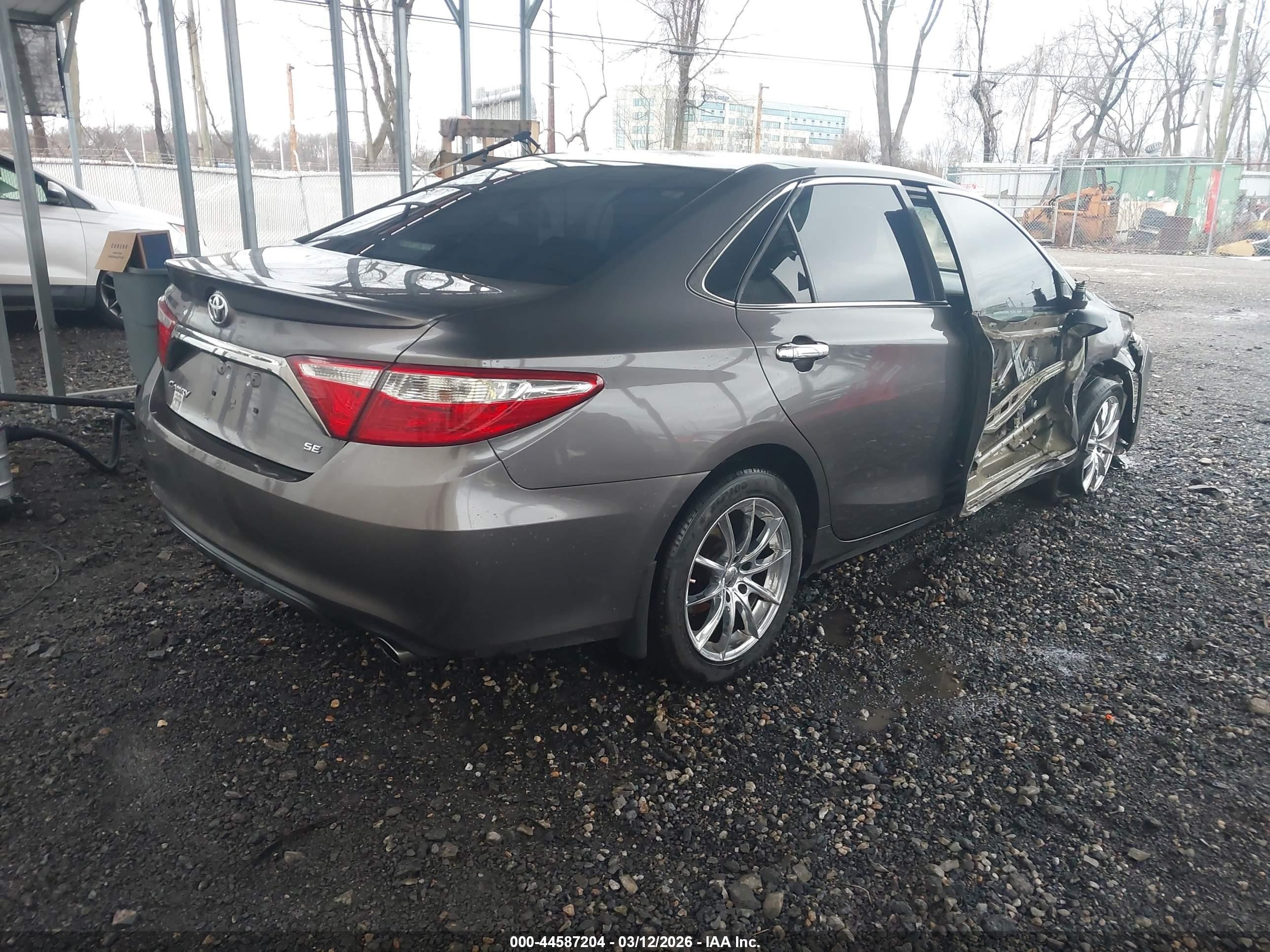 2015 Toyota Camry Se Gray vin: 4T1BF1FK2FU053690