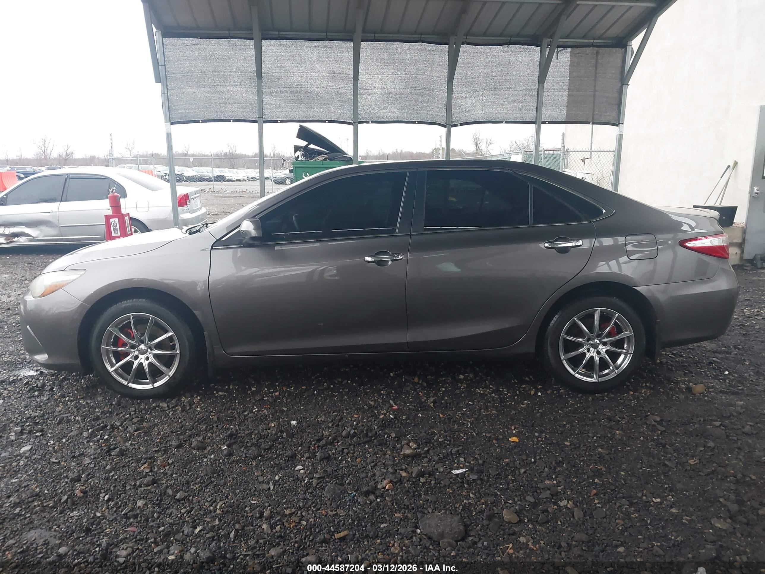 2015 Toyota Camry Se Gray vin: 4T1BF1FK2FU053690