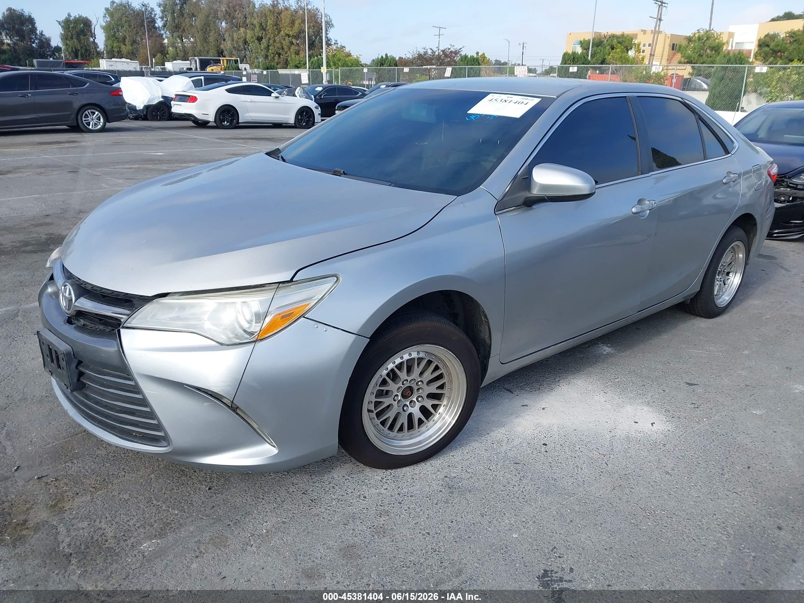 2015 Toyota Camry Le Silver vin: 4T1BF1FK2FU057741
