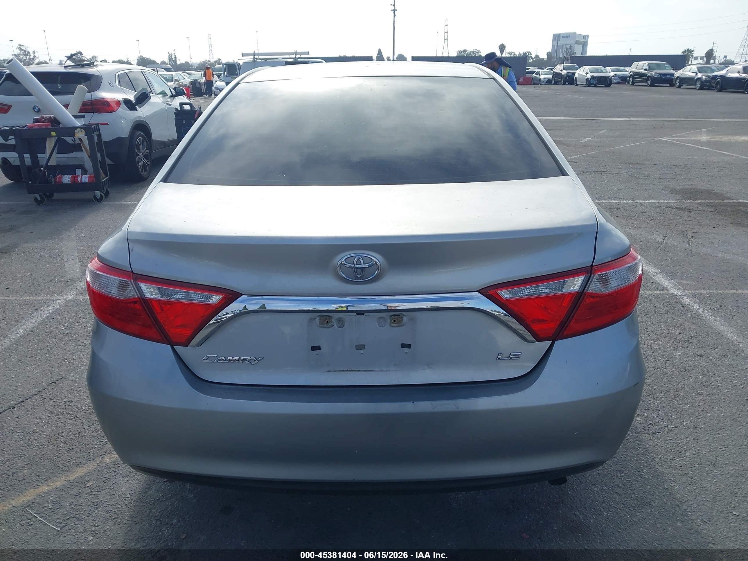 2015 Toyota Camry Le Silver vin: 4T1BF1FK2FU057741