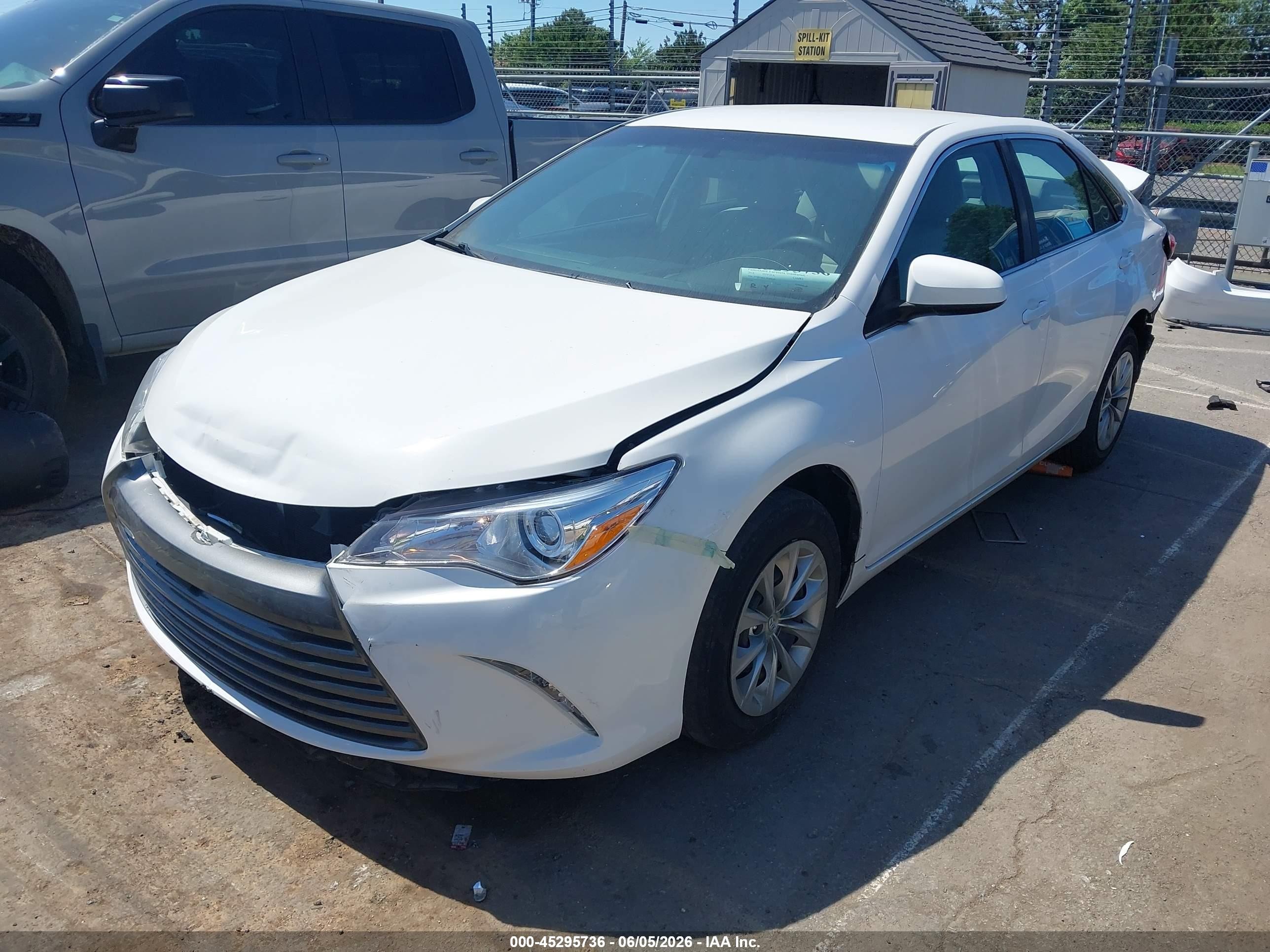 2015 Toyota Camry Le/xle/se/xse White vin: 4T1BF1FK2FU091341
