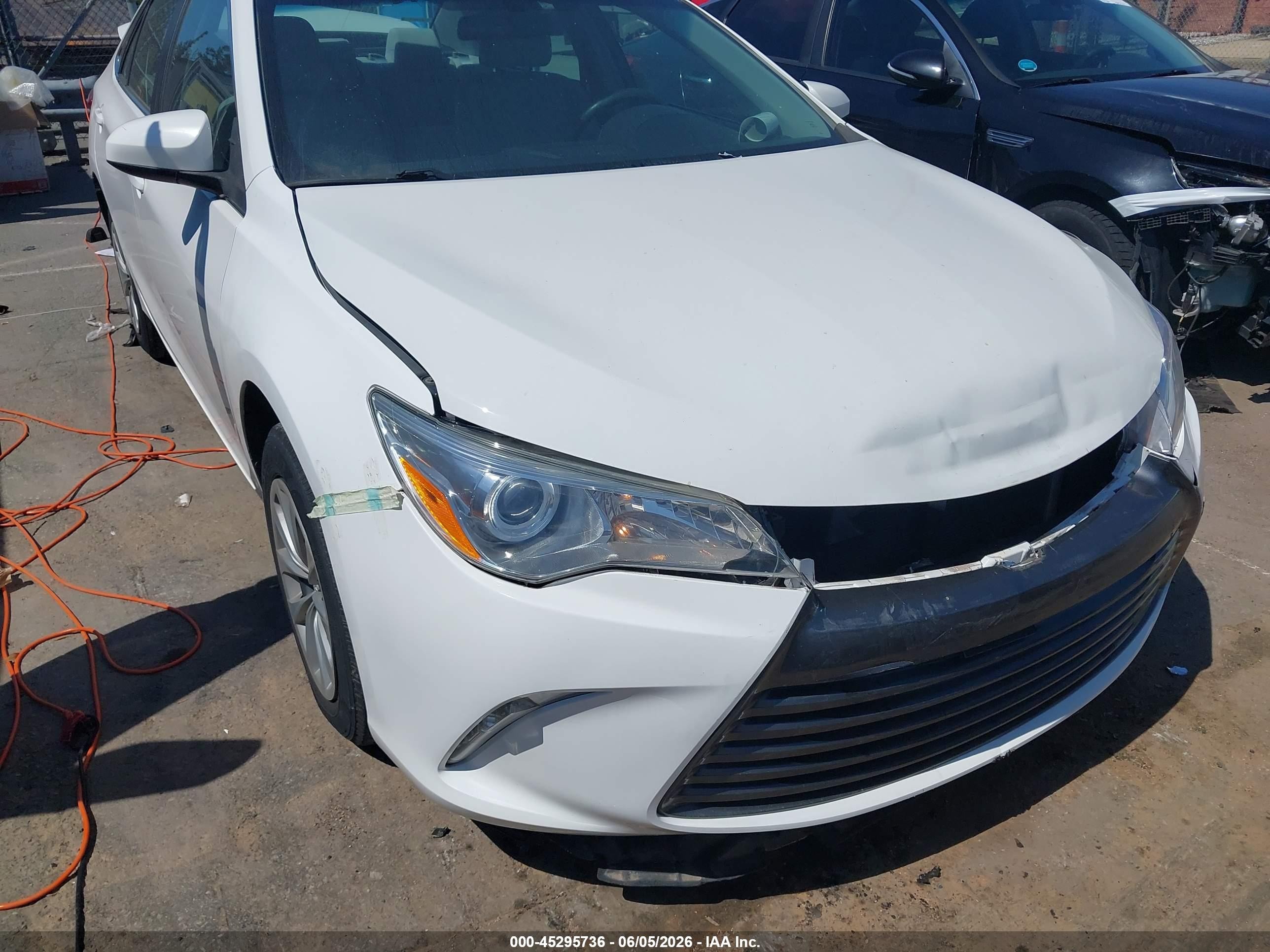 2015 Toyota Camry Le/xle/se/xse White vin: 4T1BF1FK2FU091341