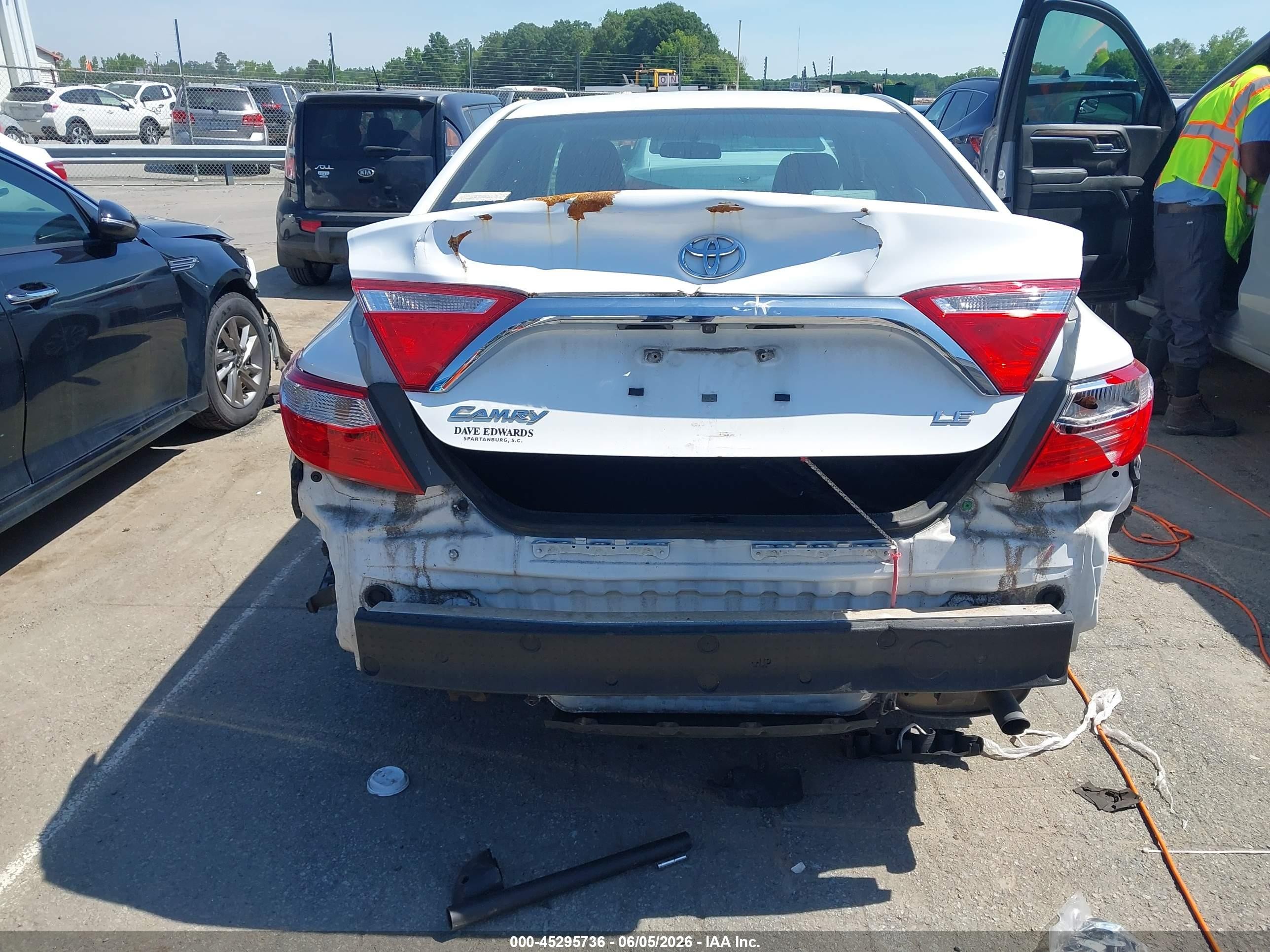 2015 Toyota Camry Le/xle/se/xse White vin: 4T1BF1FK2FU091341