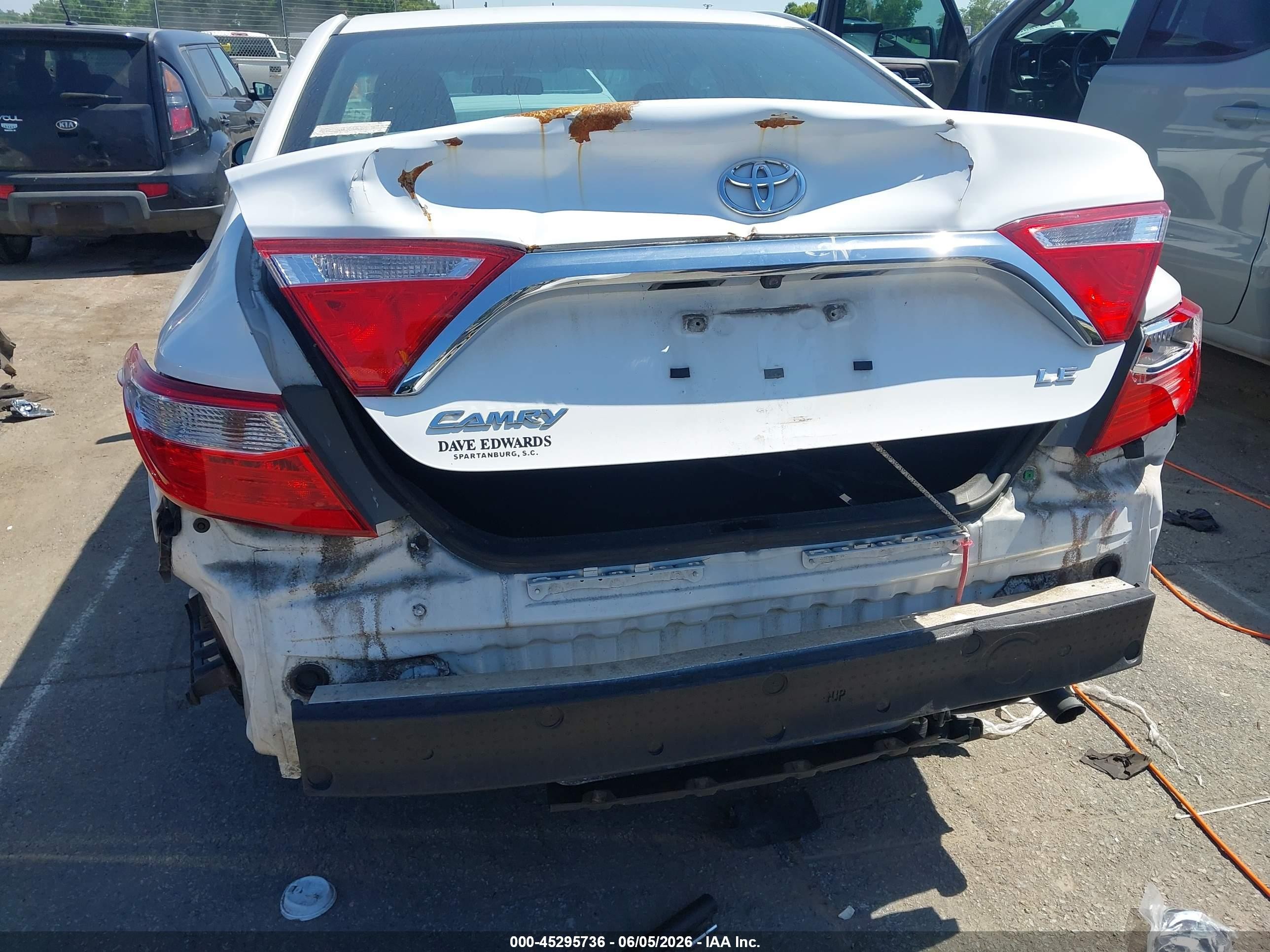 2015 Toyota Camry Le/xle/se/xse White vin: 4T1BF1FK2FU091341