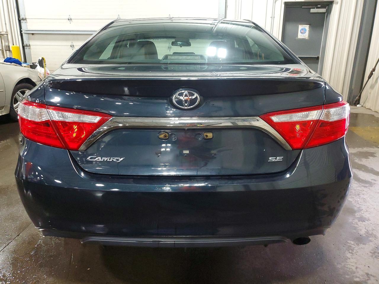 2015 Toyota Camry Se Blue vin: 4T1BF1FK2FU097463