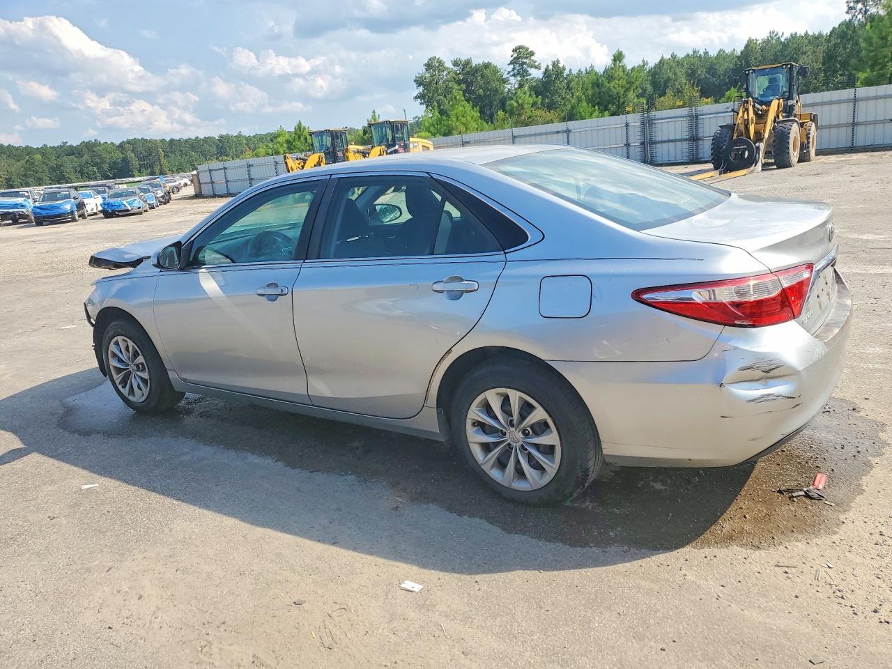 2015 Toyota Camry Le Silver vin: 4T1BF1FK2FU100006