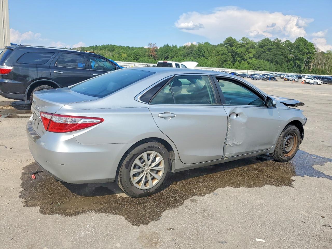 2015 Toyota Camry Le Silver vin: 4T1BF1FK2FU100006