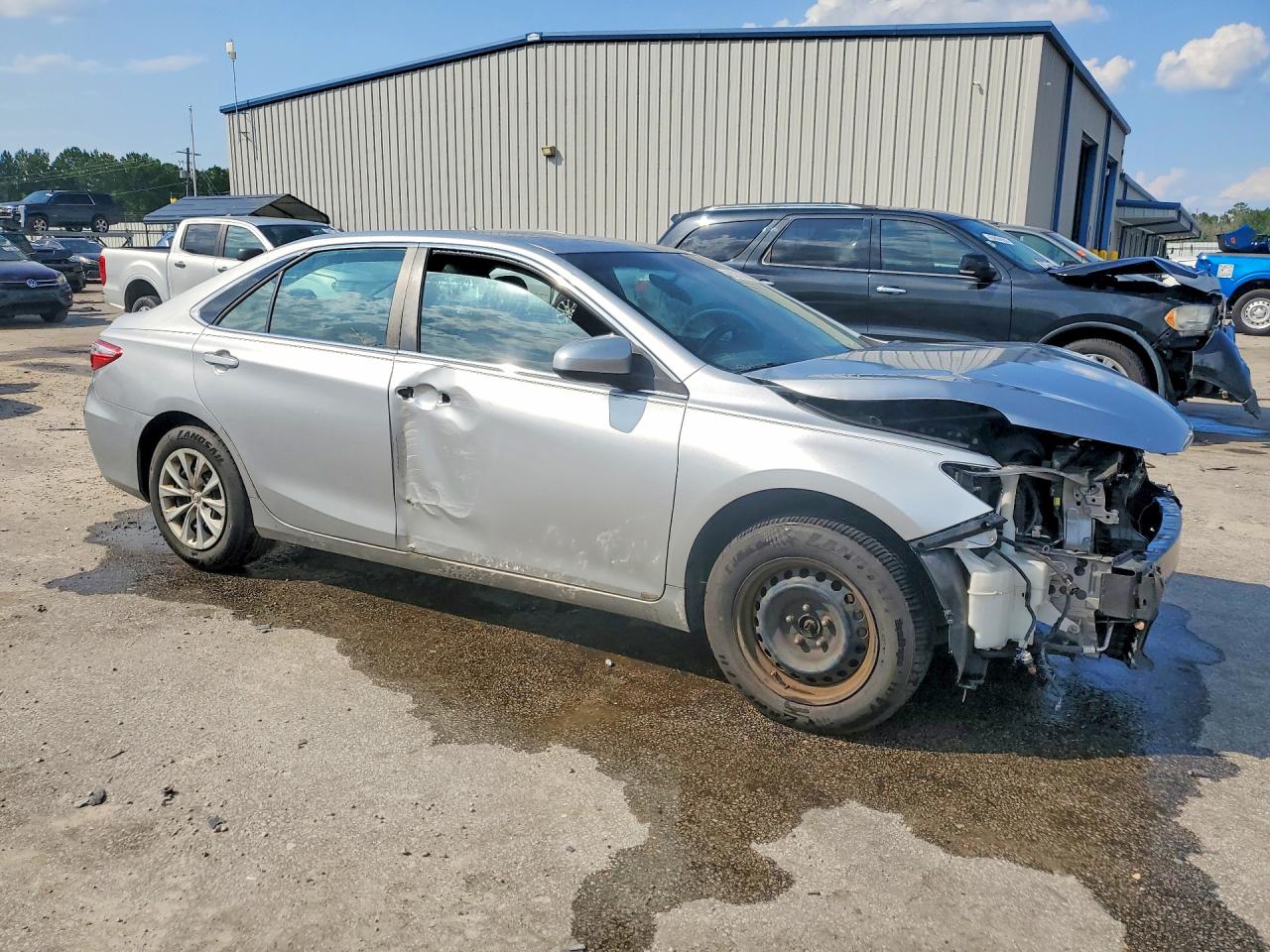 2015 Toyota Camry Le Silver vin: 4T1BF1FK2FU100006