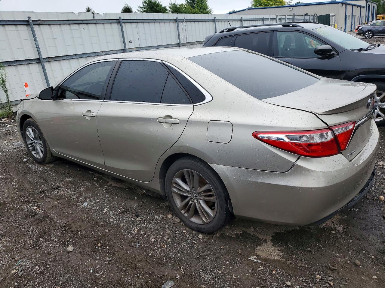 2015 Toyota Camry Se Gold vin: 4T1BF1FK2FU100443