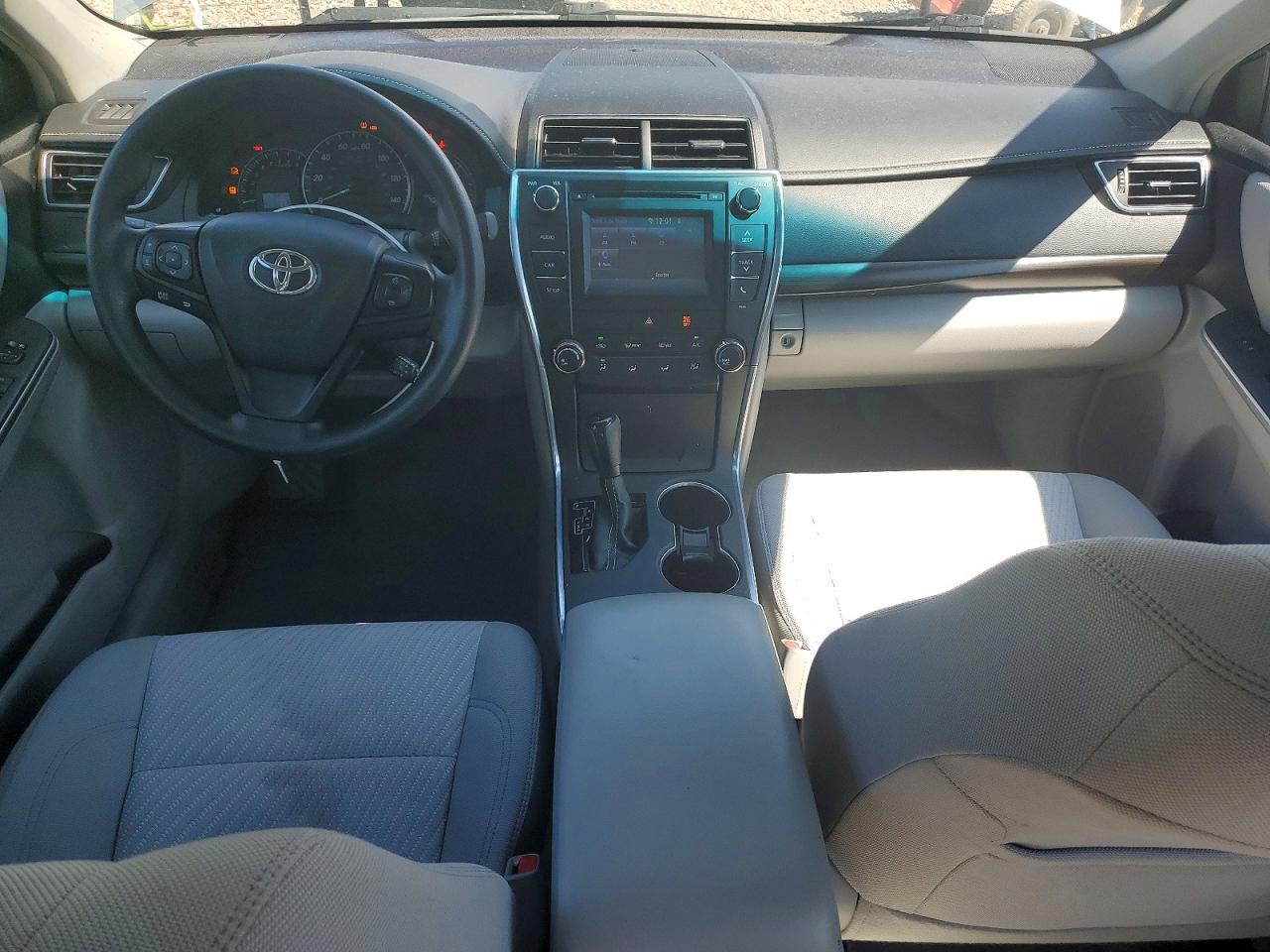 2015 Toyota Camry Le Серебряный vin: 4T1BF1FK2FU101687