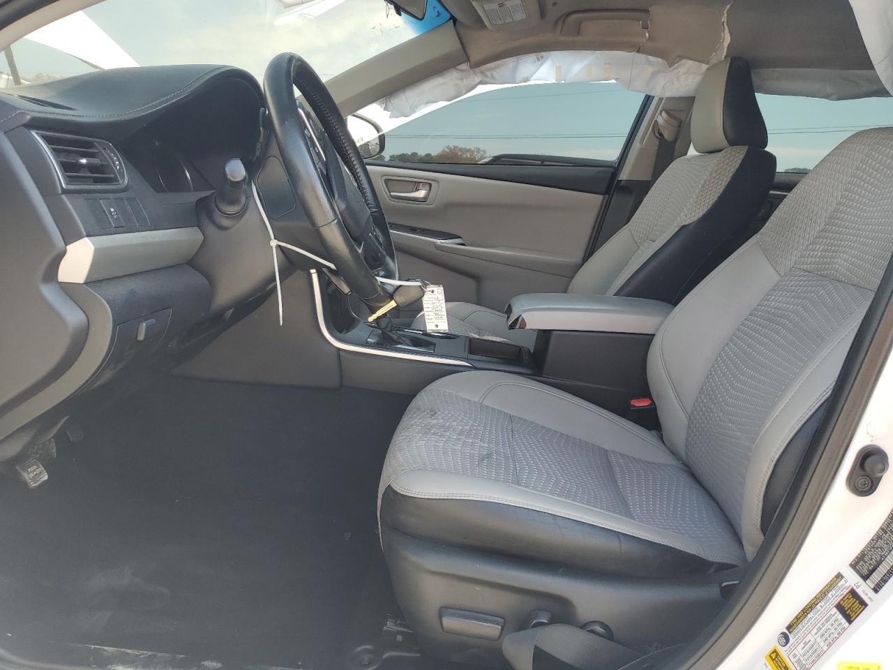 2015 Toyota Camry Le White vin: 4T1BF1FK2FU109918