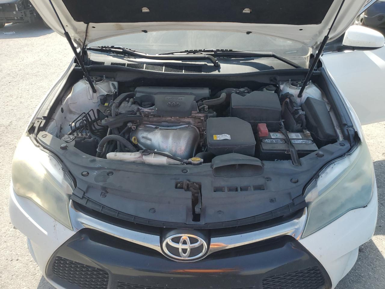 2015 Toyota Camry Le White vin: 4T1BF1FK2FU109918