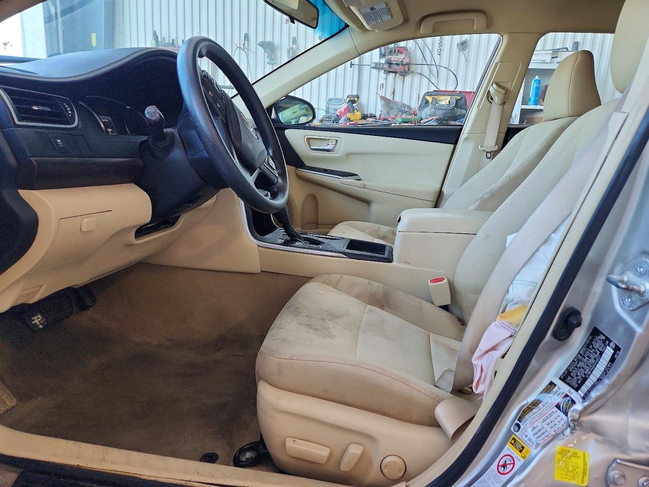 2015 Toyota Camry Le Tan vin: 4T1BF1FK2FU110521