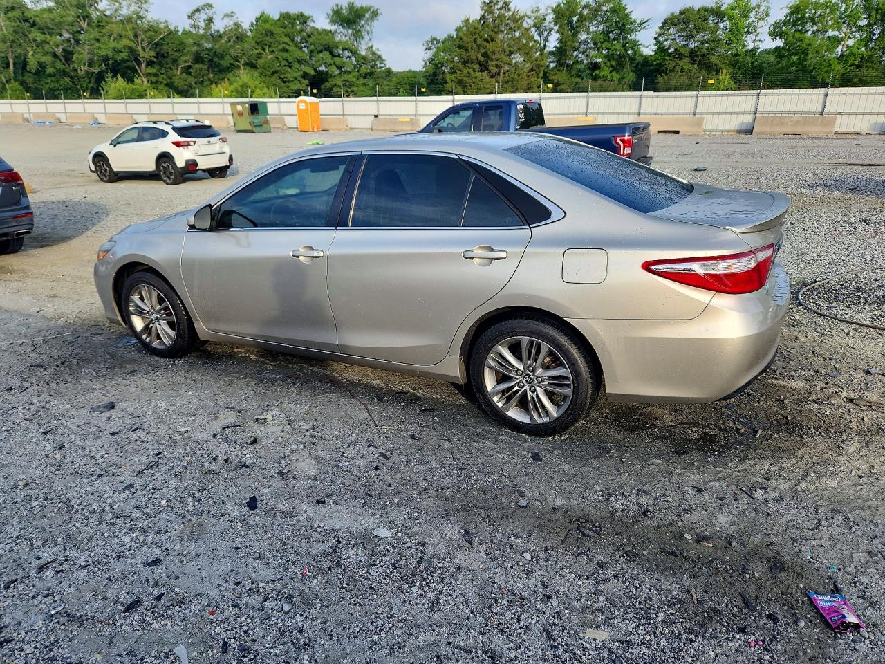 2015 Toyota Camry Se Gold vin: 4T1BF1FK2FU497488