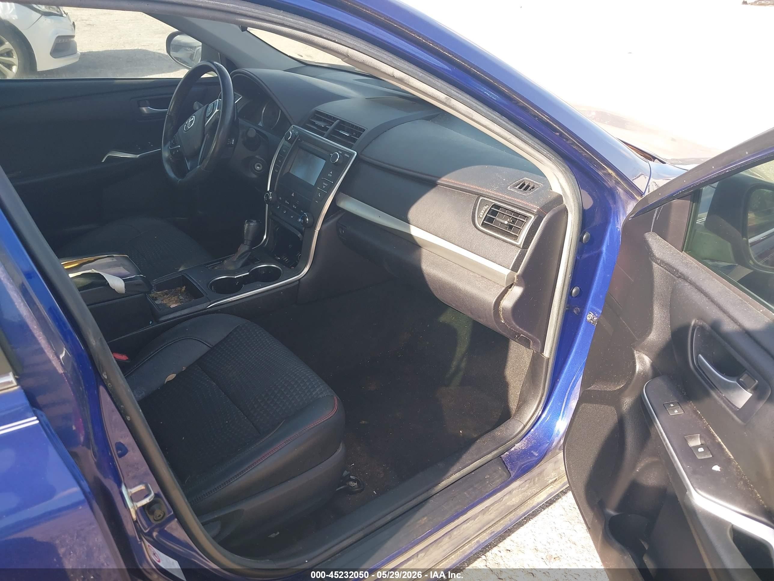 2015 Toyota Camry Se Blue vin: 4T1BF1FK2FU881089