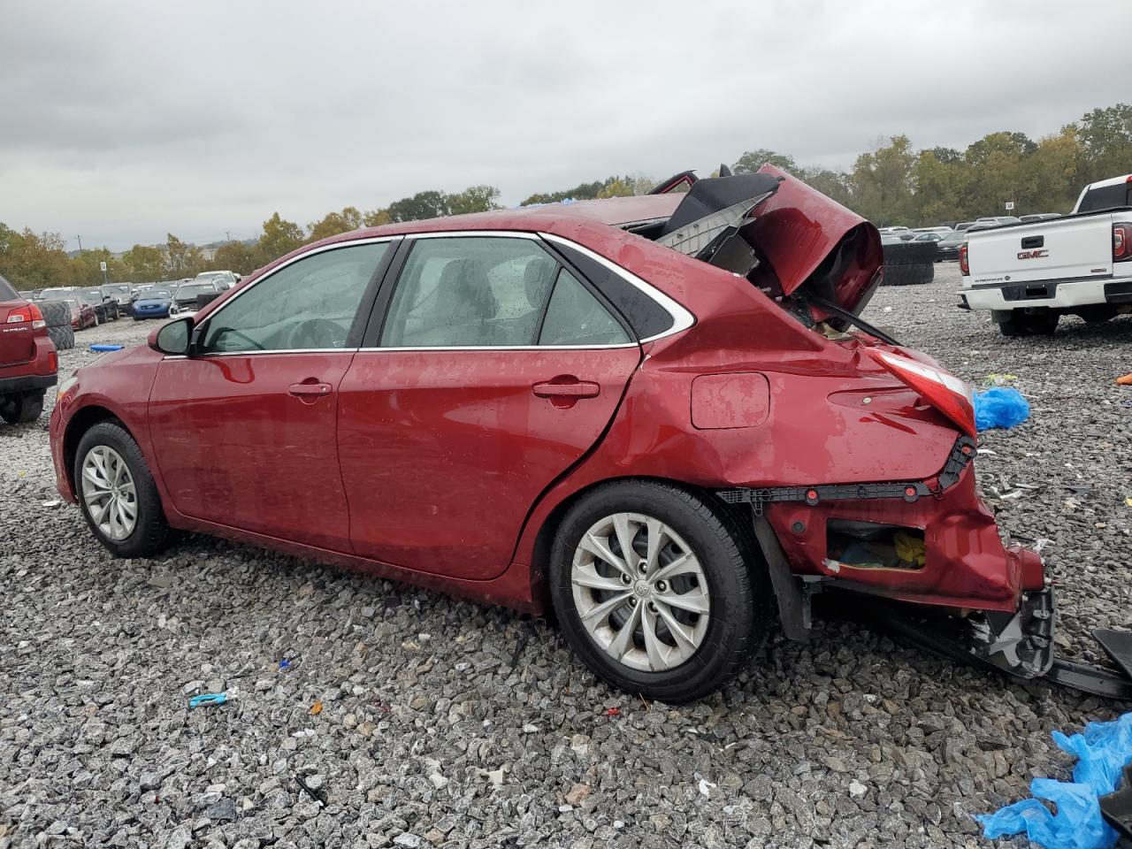 2015 Toyota Camry Le Maroon vin: 4T1BF1FK2FU889306