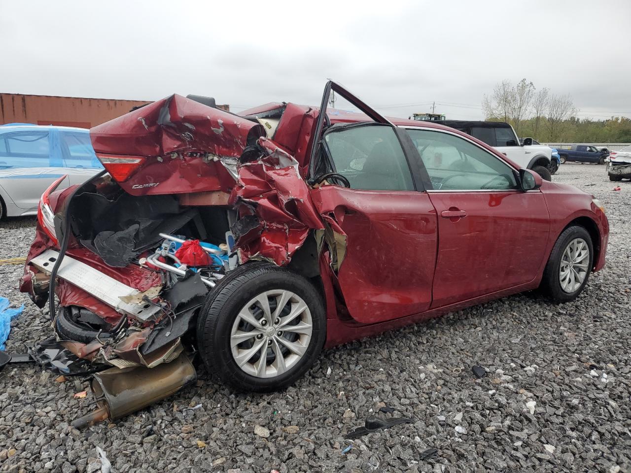 2015 Toyota Camry Le Maroon vin: 4T1BF1FK2FU889306