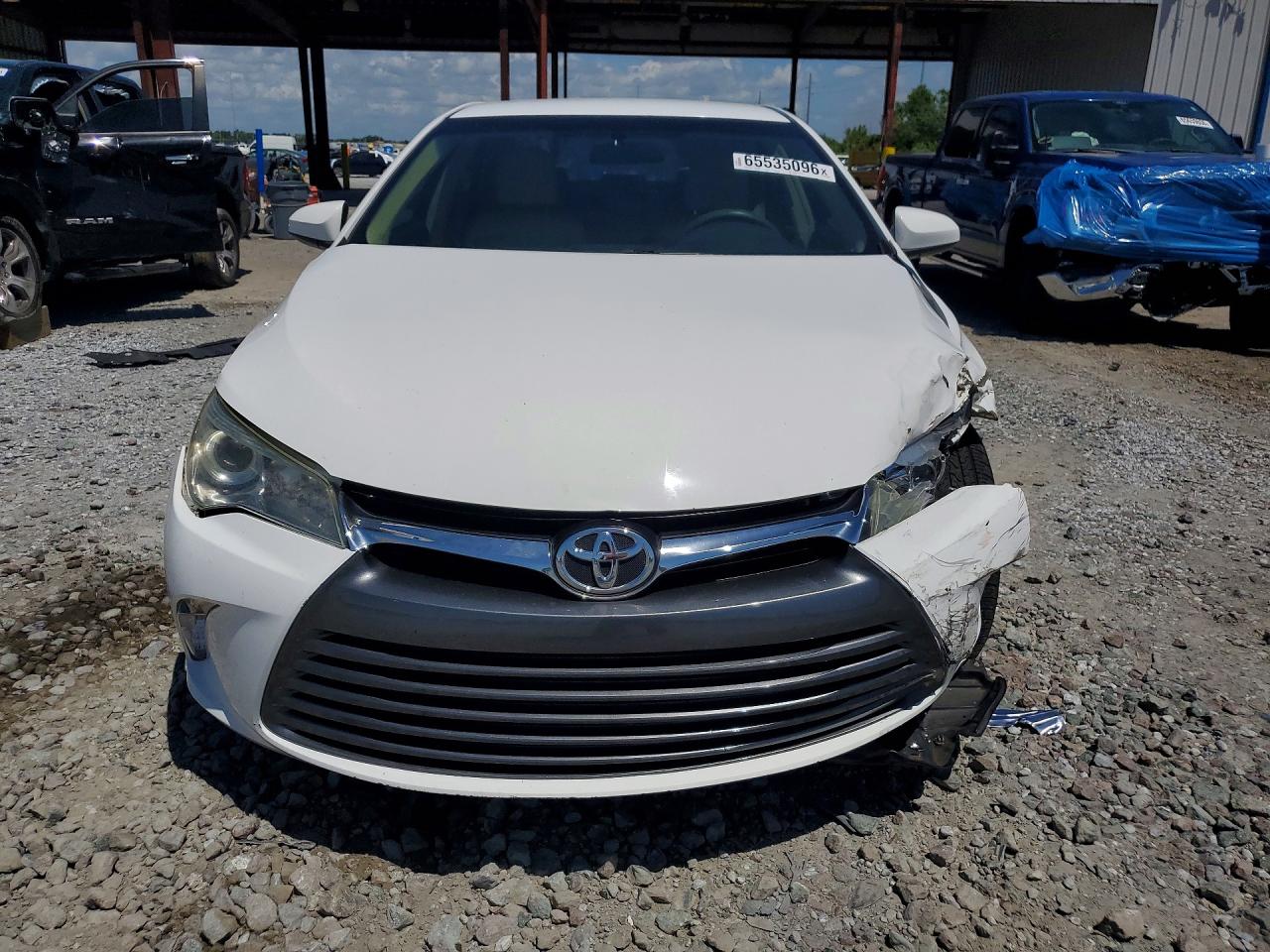 2015 Toyota Camry Le White vin: 4T1BF1FK2FU895378