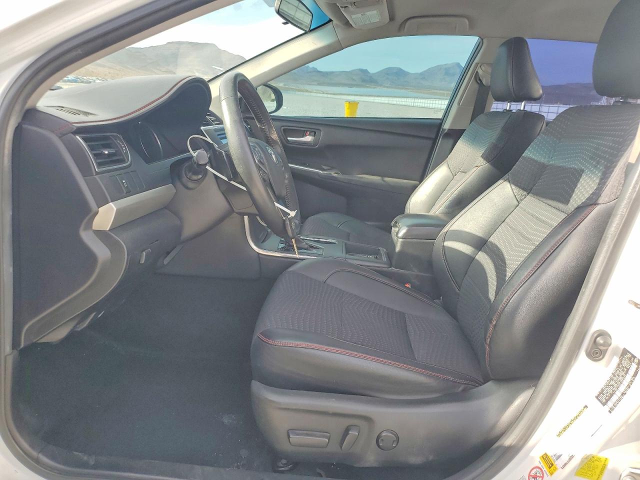2015 Toyota Camry Se White vin: 4T1BF1FK2FU897549