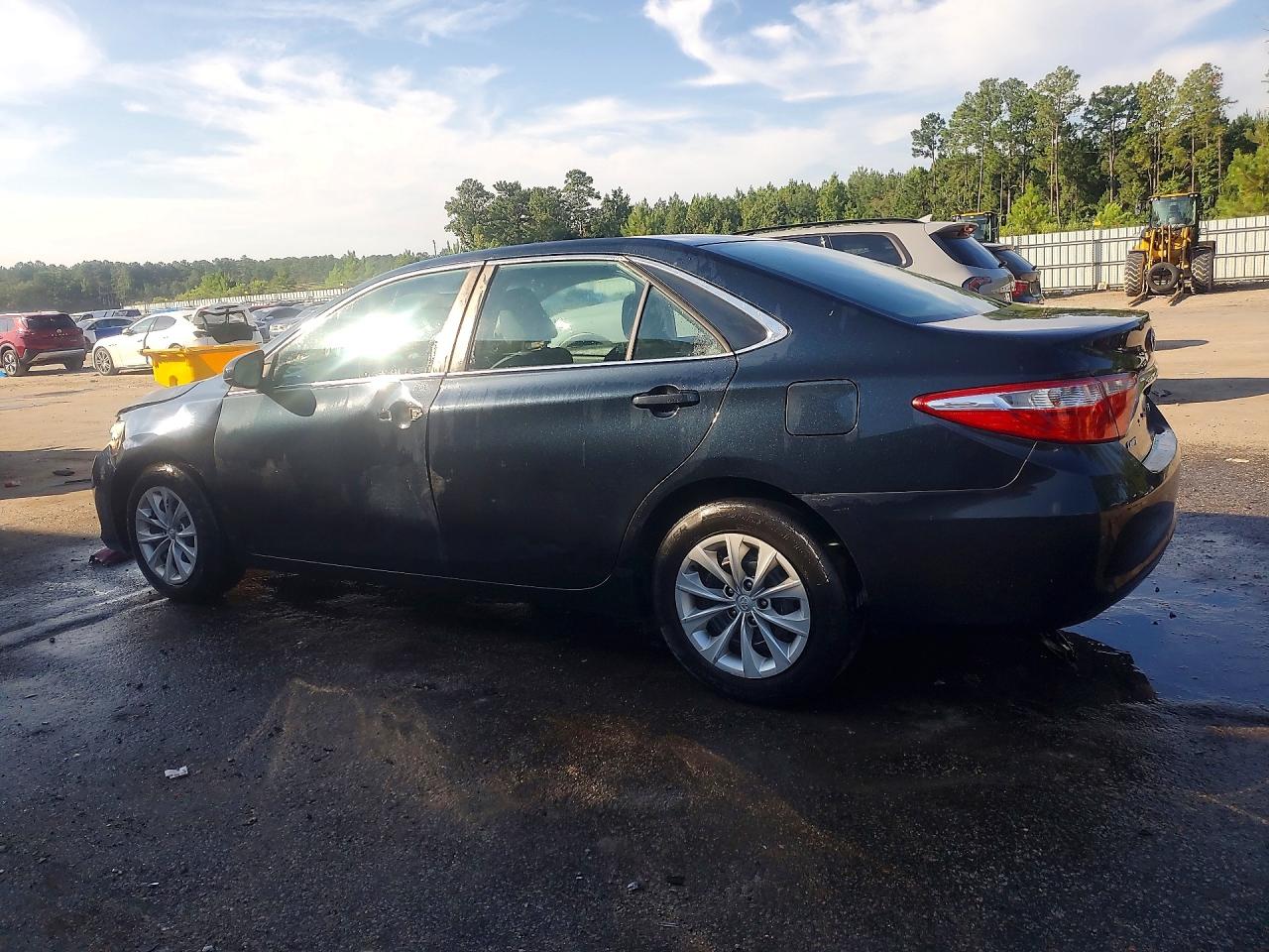 2015 Toyota Camry Le Blue vin: 4T1BF1FK2FU925897