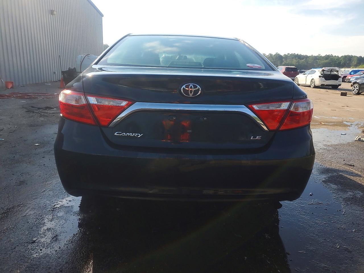 2015 Toyota Camry Le Blue vin: 4T1BF1FK2FU925897