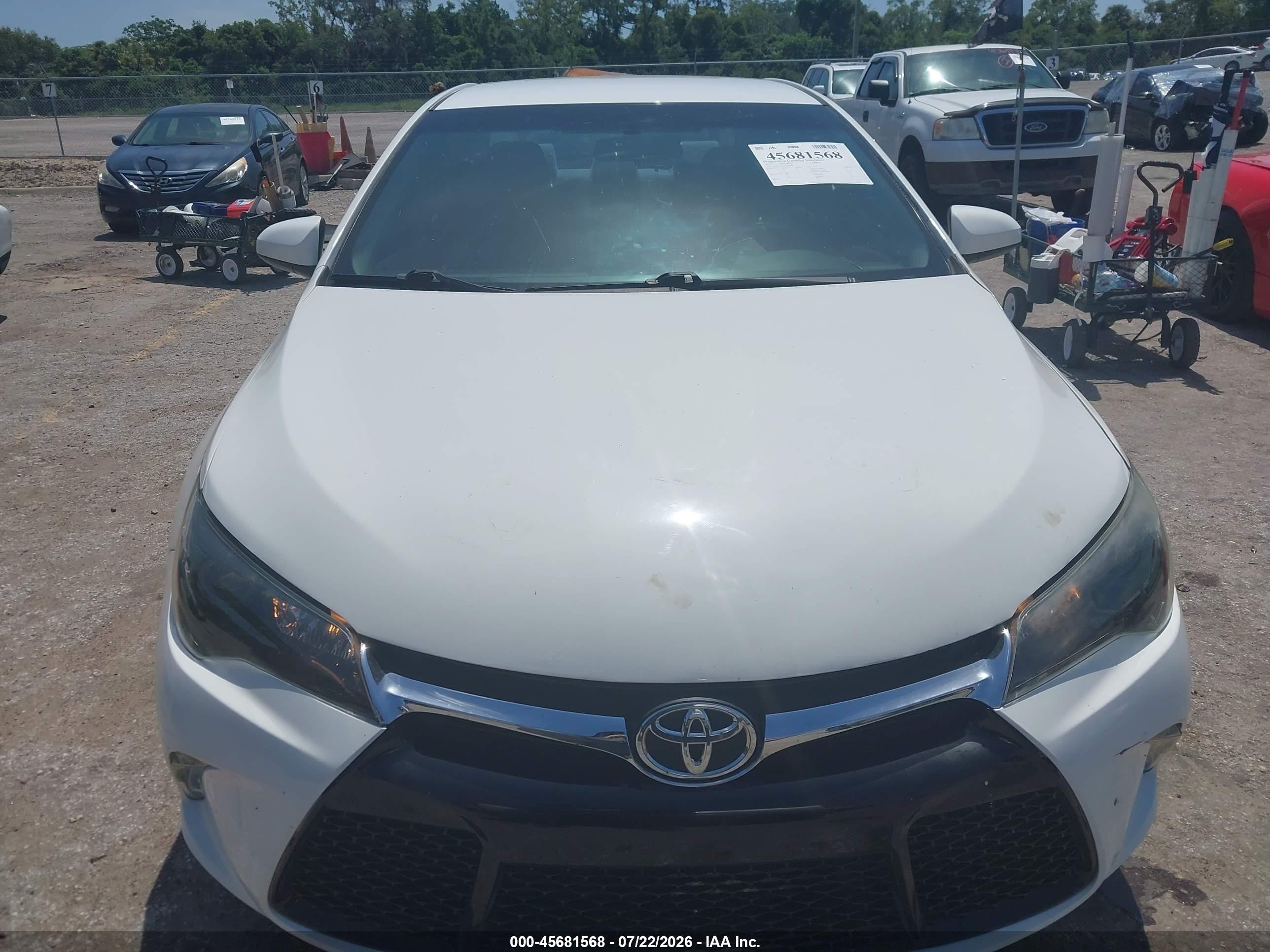 2015 Toyota Camry Le White vin: 4T1BF1FK2FU938696