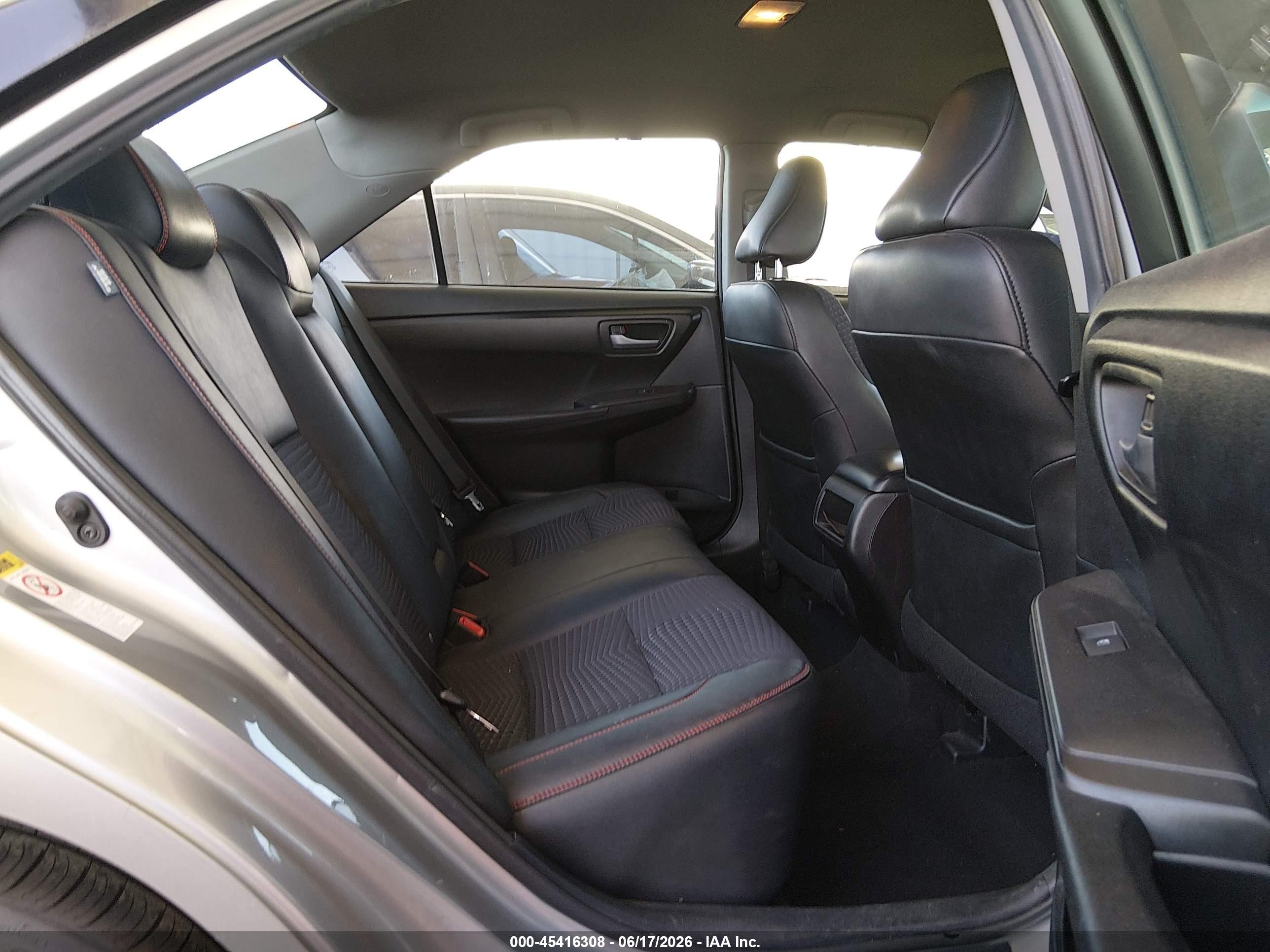 2015 Toyota Camry Se Silver vin: 4T1BF1FK2FU942103