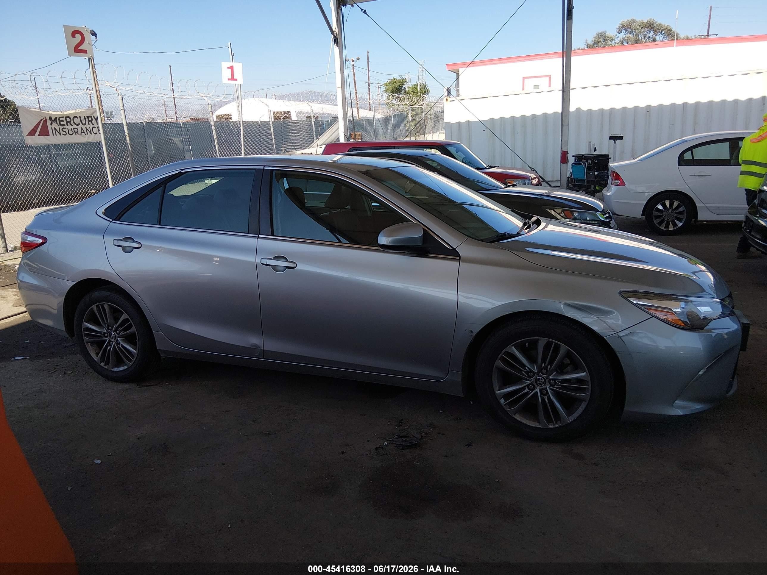 2015 Toyota Camry Se Silver vin: 4T1BF1FK2FU942103
