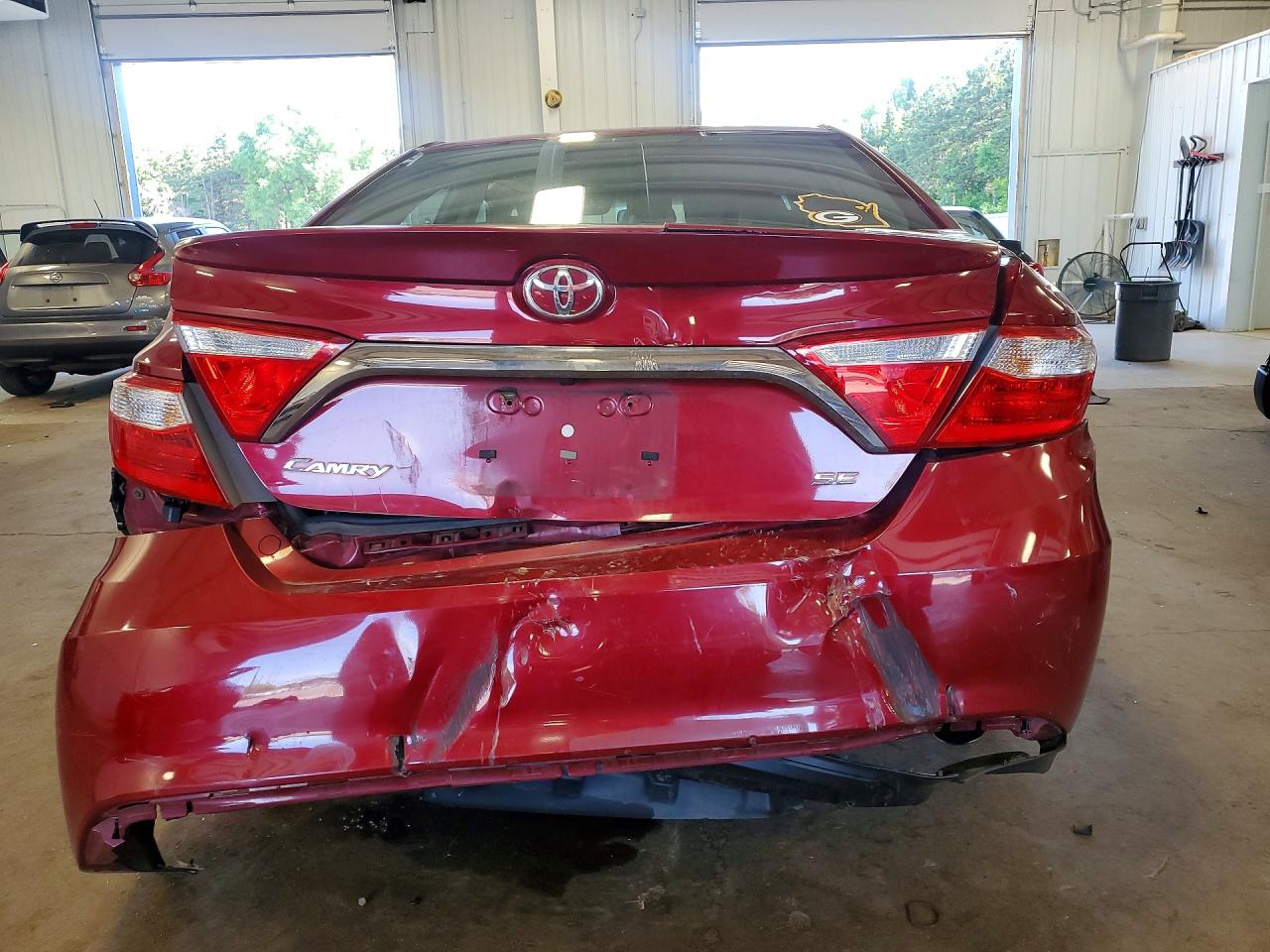 2015 Toyota Camry Se Red vin: 4T1BF1FK2FU966546