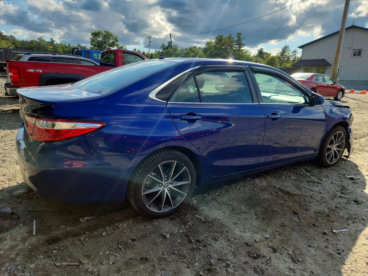 2015 Toyota Camry Xse Blue vin: 4T1BF1FK2FU975375