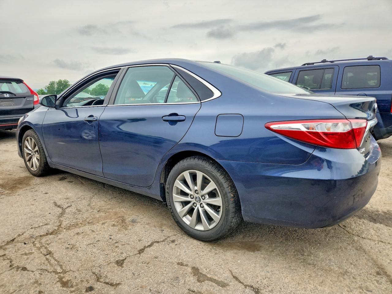 2015 Toyota Camry Xle Blue vin: 4T1BF1FK2FU981239