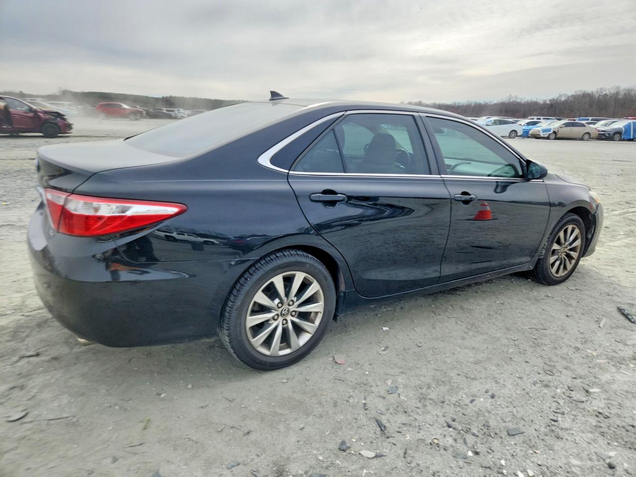 2015 Toyota Camry Le Black vin: 4T1BF1FK2FU985565
