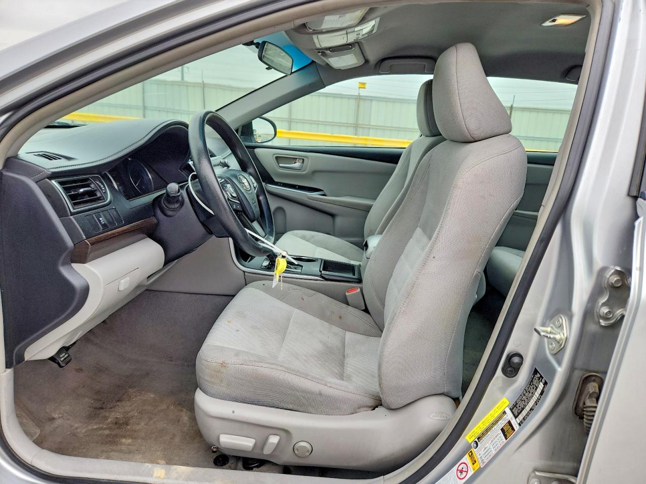 2016 Toyota Camry Le Серебряный vin: 4T1BF1FK2GU134593