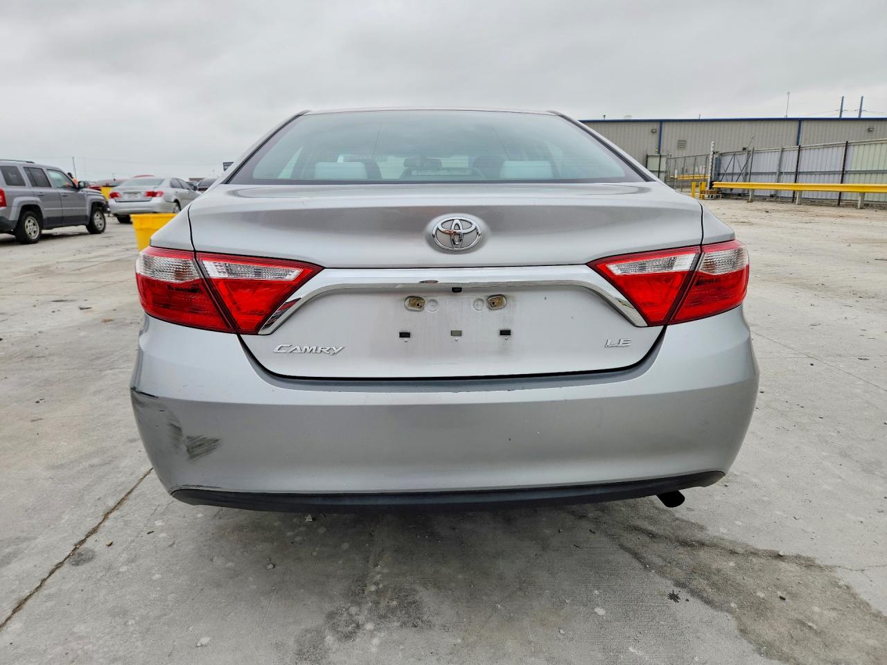 2016 Toyota Camry Le Серебряный vin: 4T1BF1FK2GU134593