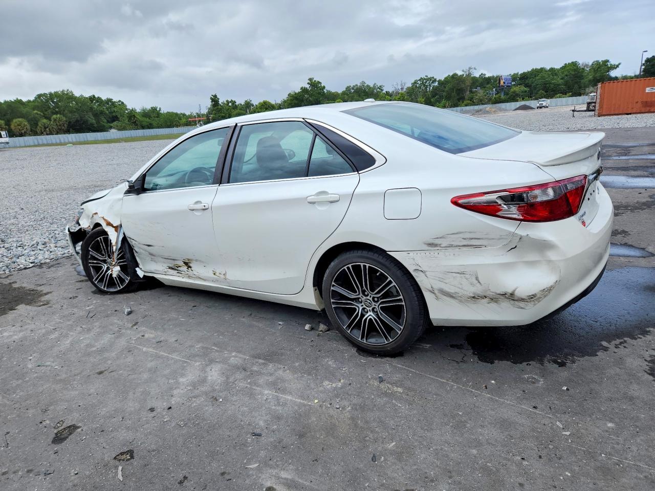 2016 Toyota Camry Special Edition White vin: 4T1BF1FK2GU164726