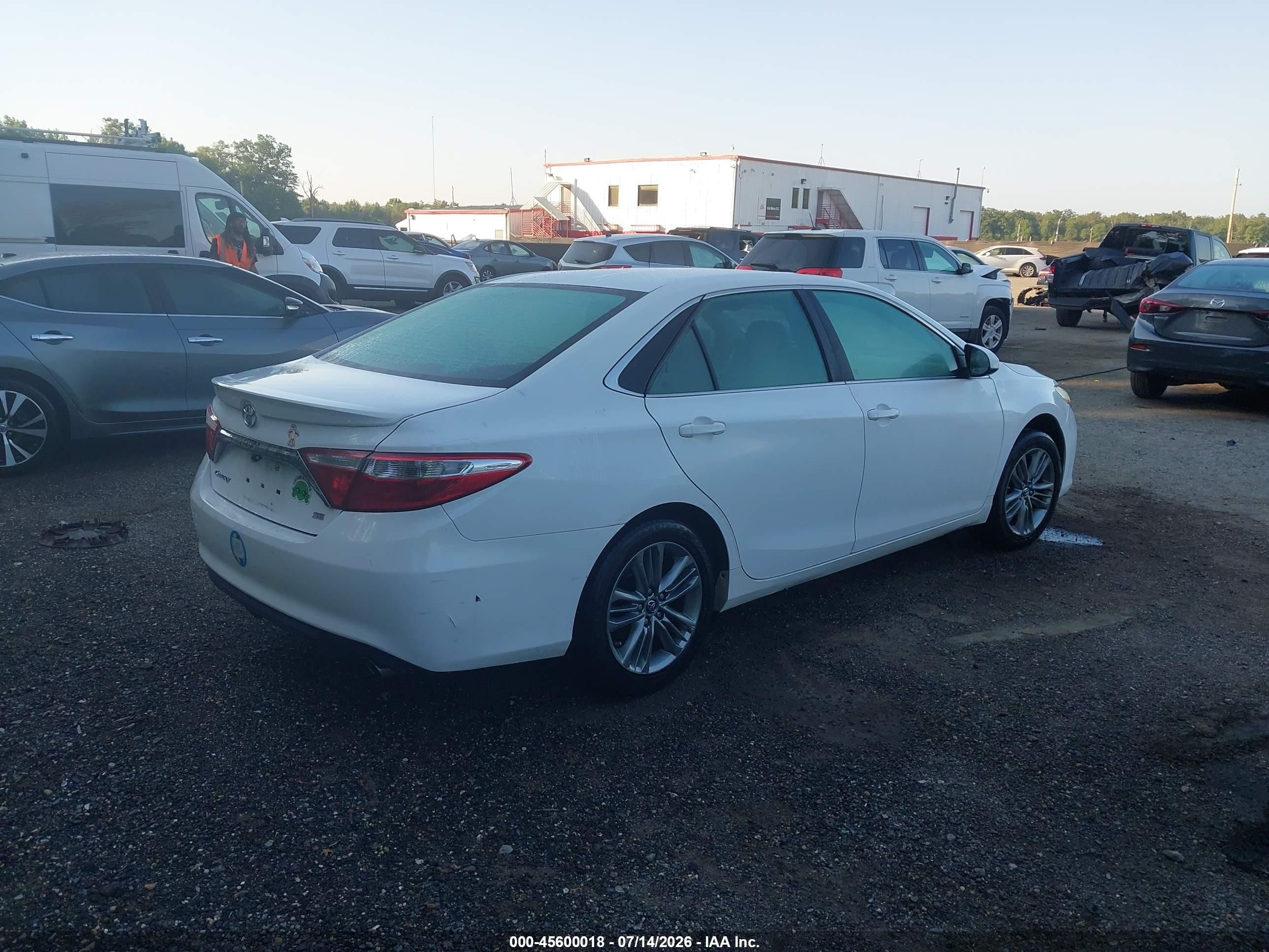2016 Toyota Camry Se White vin: 4T1BF1FK2GU228943