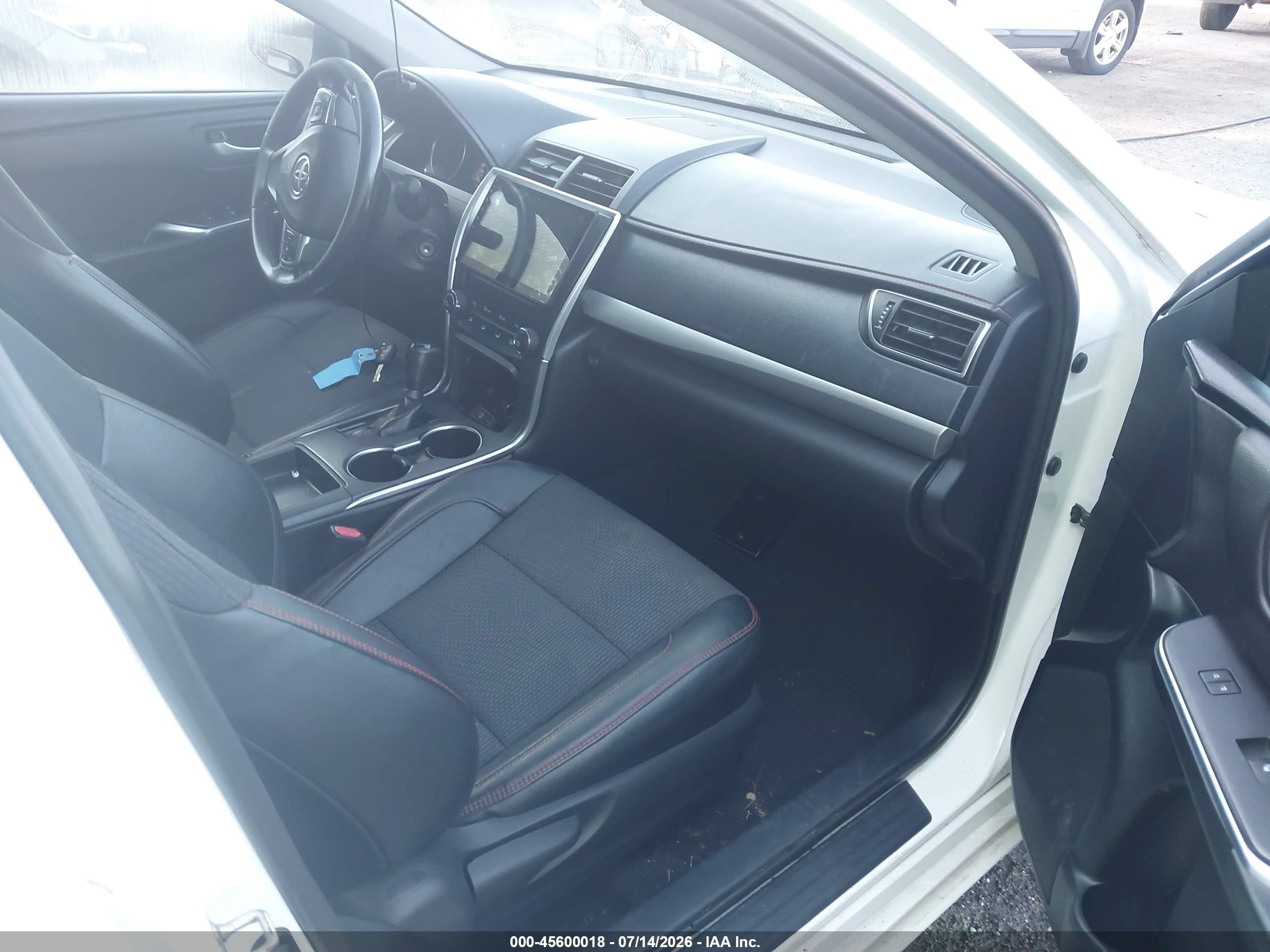 2016 Toyota Camry Se White vin: 4T1BF1FK2GU228943