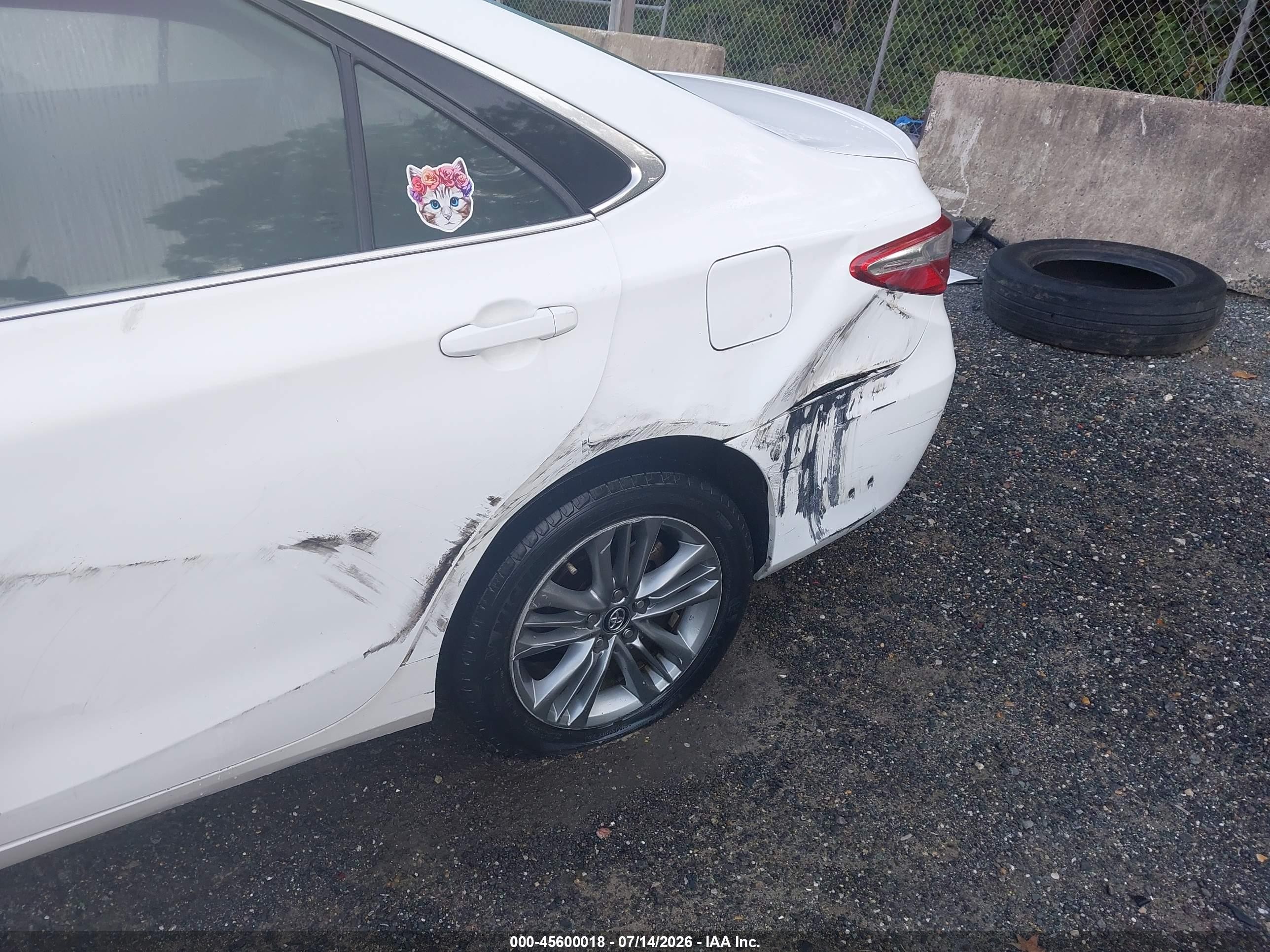 2016 Toyota Camry Se White vin: 4T1BF1FK2GU228943