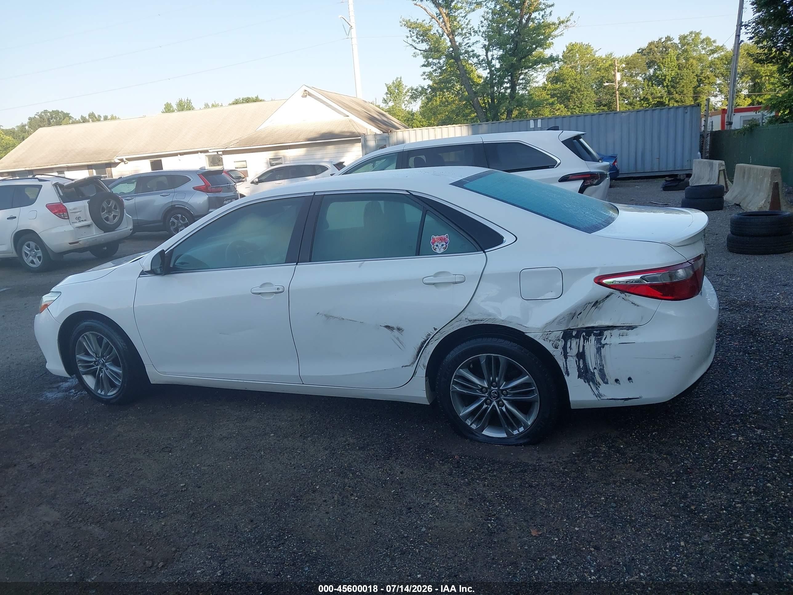 2016 Toyota Camry Se White vin: 4T1BF1FK2GU228943