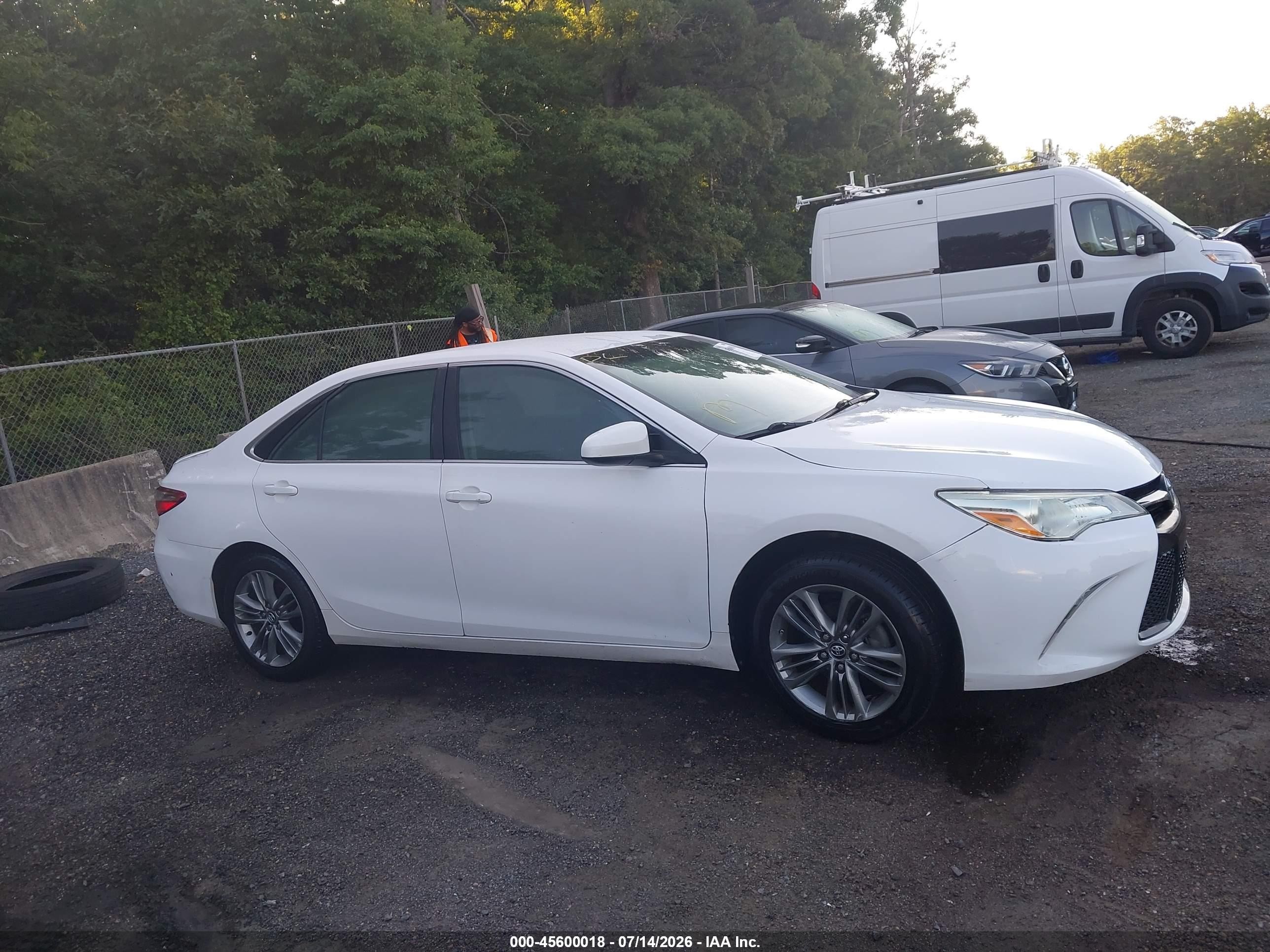 2016 Toyota Camry Se White vin: 4T1BF1FK2GU228943