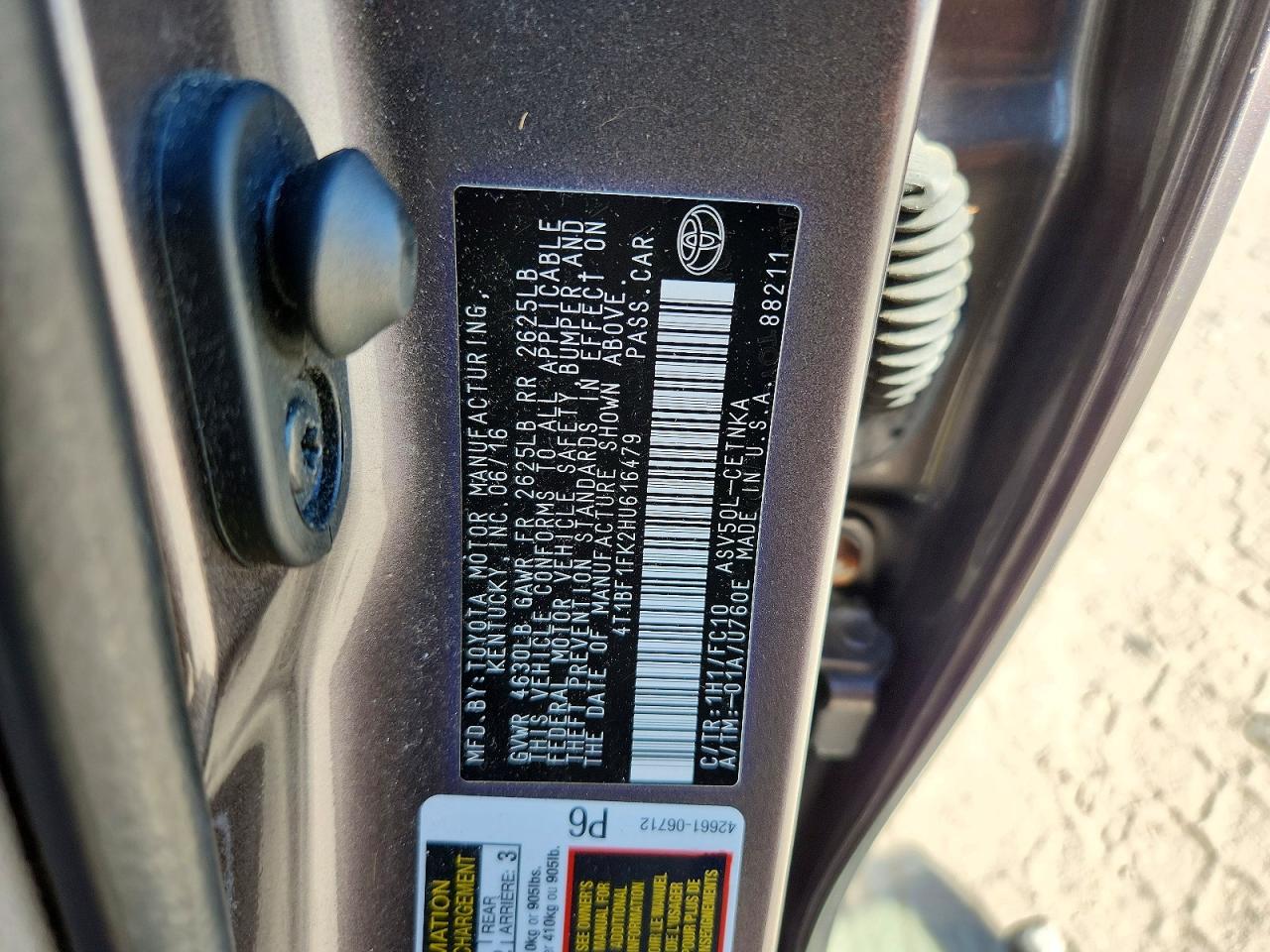 2017 Toyota Camry Le Gray vin: 4T1BF1FK2HU616479