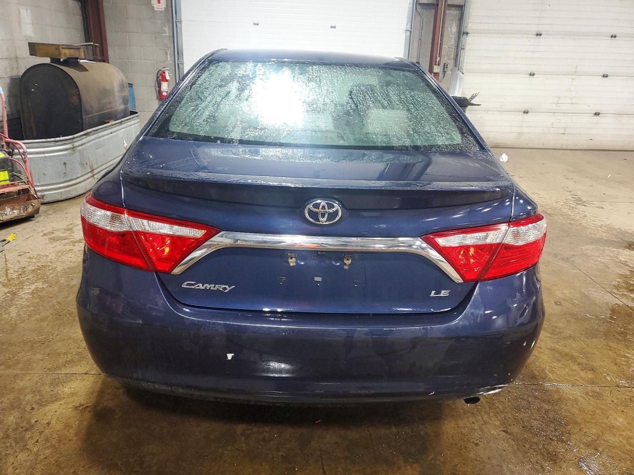 2017 Toyota Camry Le Blue vin: 4T1BF1FK2HU675516