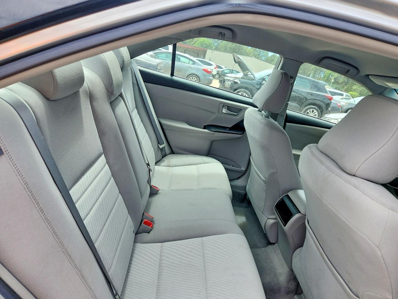 2017 Toyota Camry Le Silver vin: 4T1BF1FK2HU676200