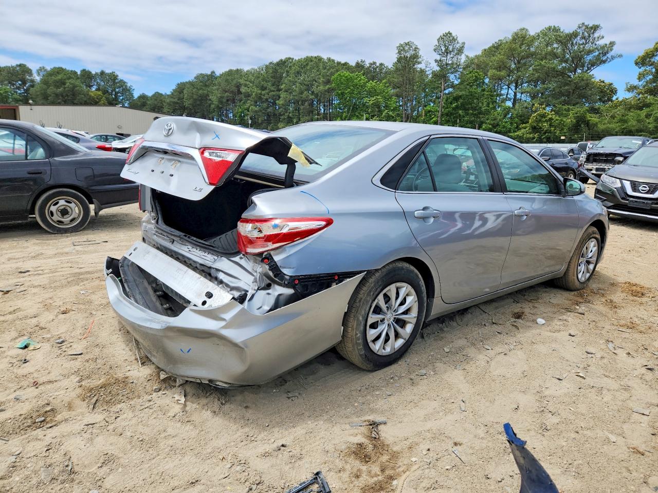 2017 Toyota Camry Le Silver vin: 4T1BF1FK2HU676200