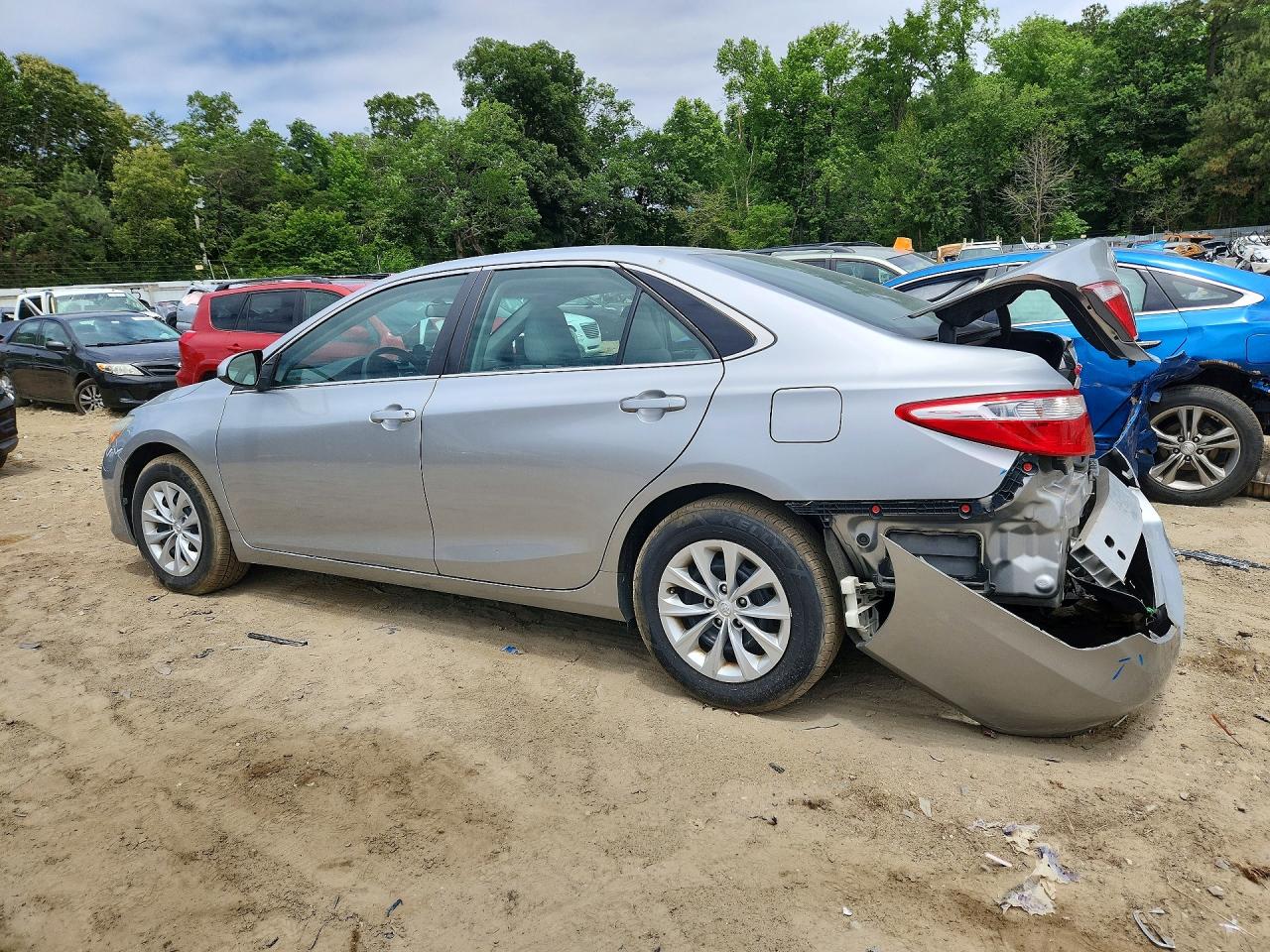 2017 Toyota Camry Le Silver vin: 4T1BF1FK2HU676200