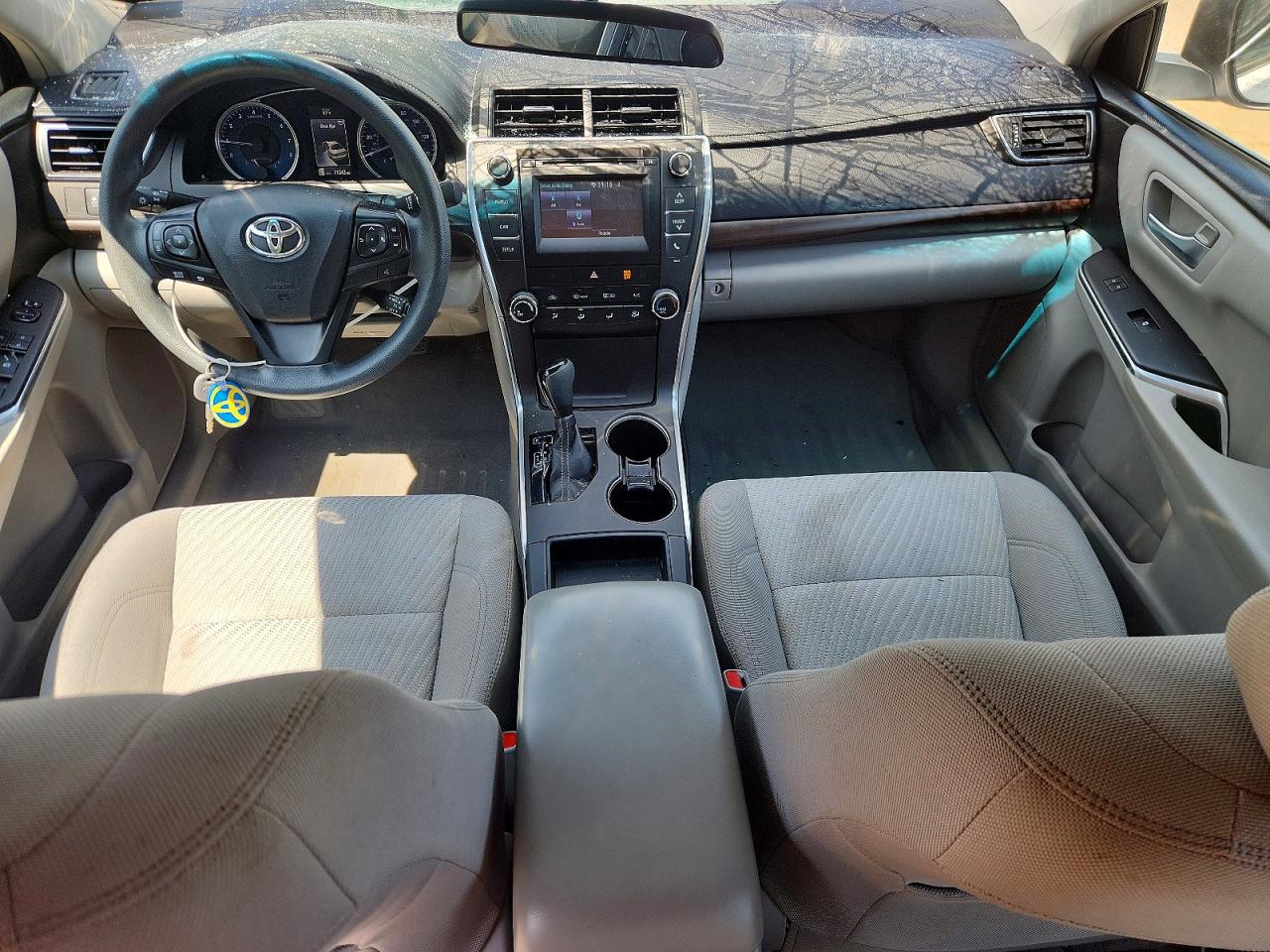 2017 Toyota Camry Le White vin: 4T1BF1FK2HU751378