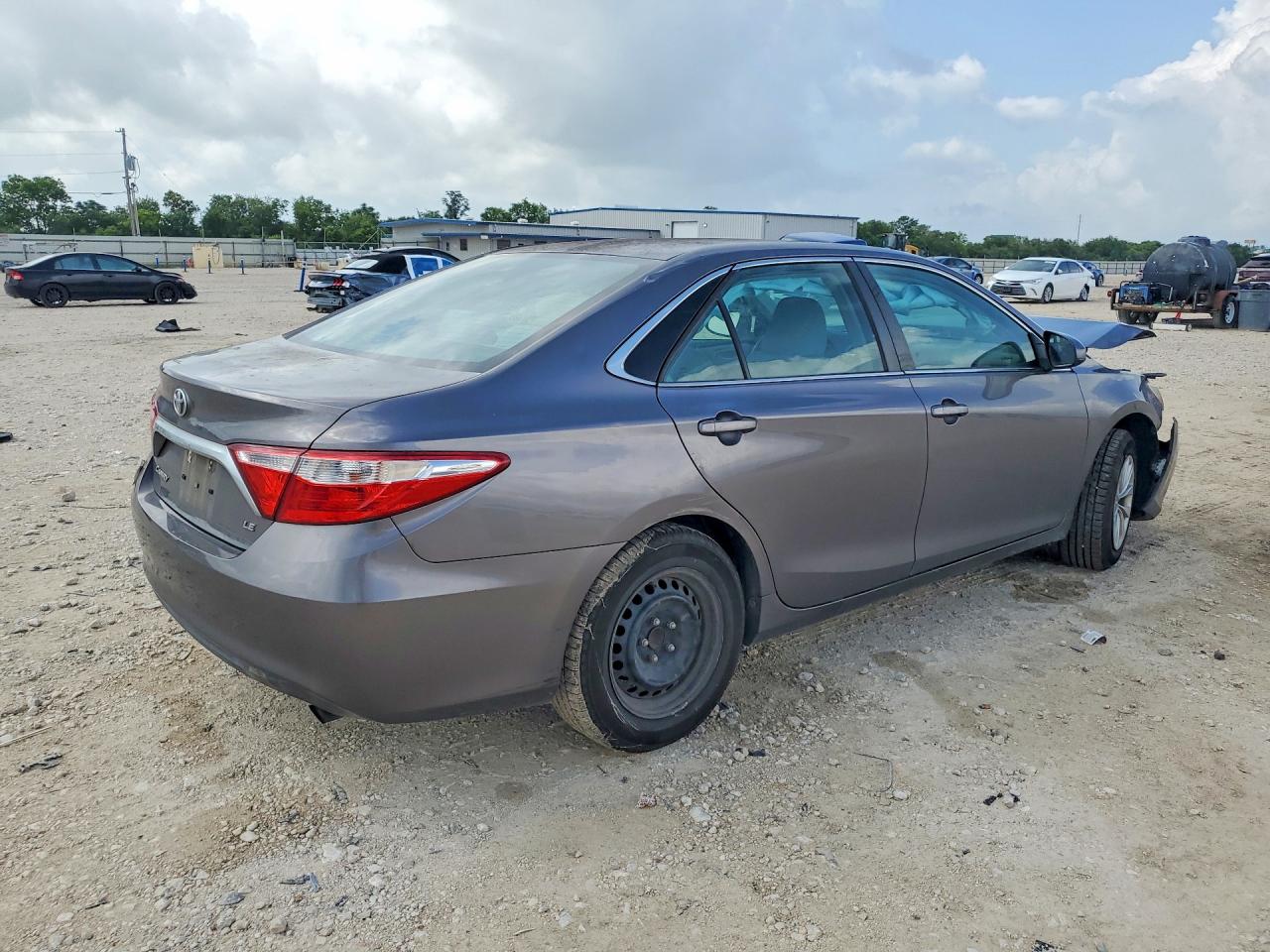 2017 Toyota Camry Le Gray vin: 4T1BF1FK2HU785160