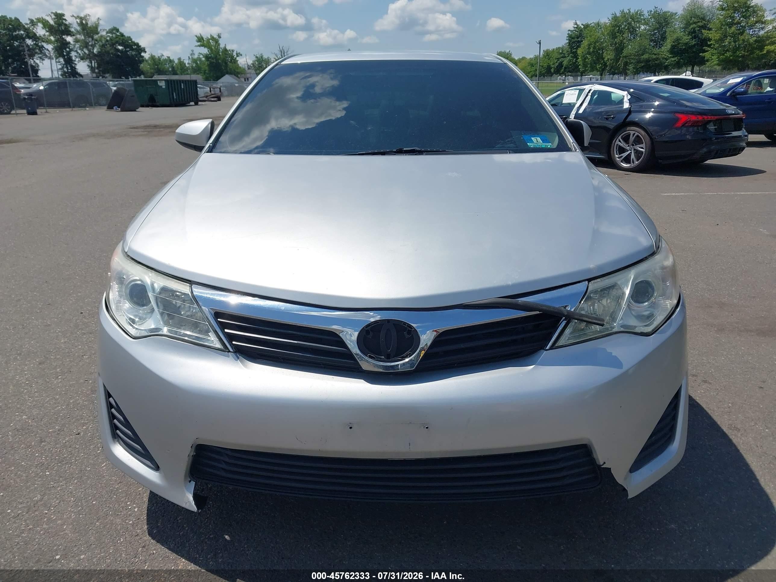 2012 Toyota Camry Le Gray vin: 4T1BF1FK3CU024422