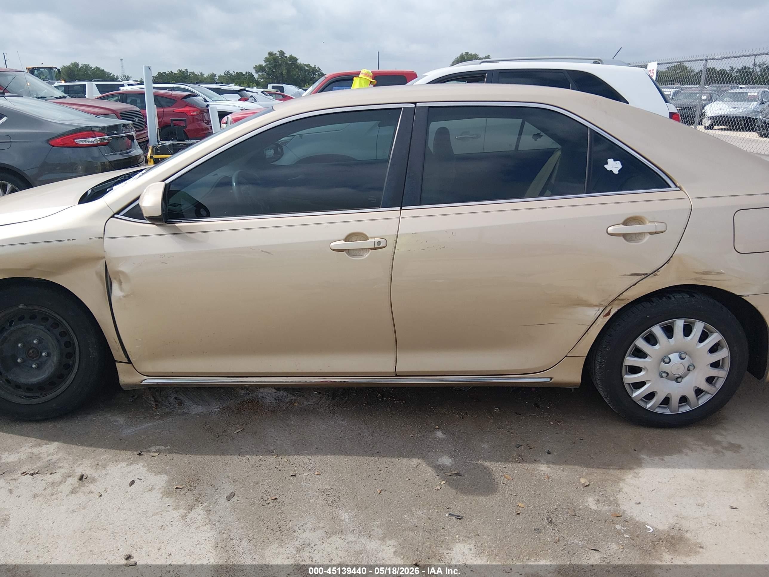 2012 Toyota Camry Le Brown vin: 4T1BF1FK3CU031497