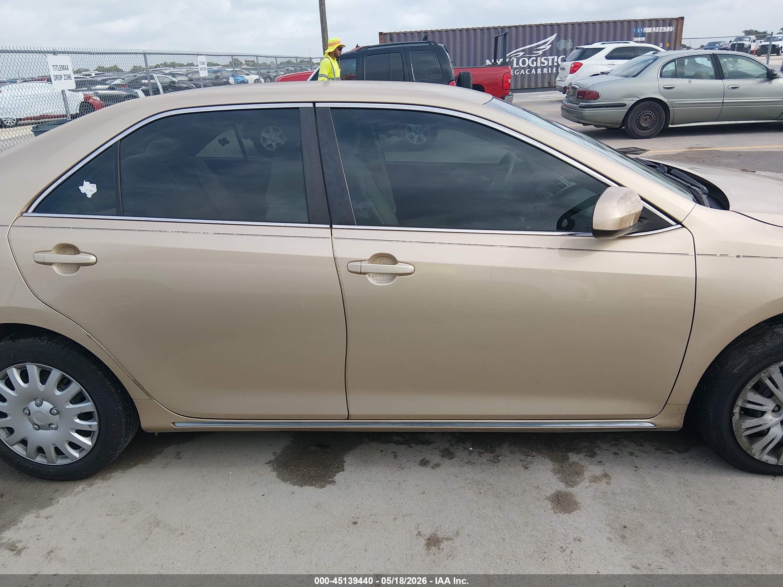 2012 Toyota Camry Le Brown vin: 4T1BF1FK3CU031497